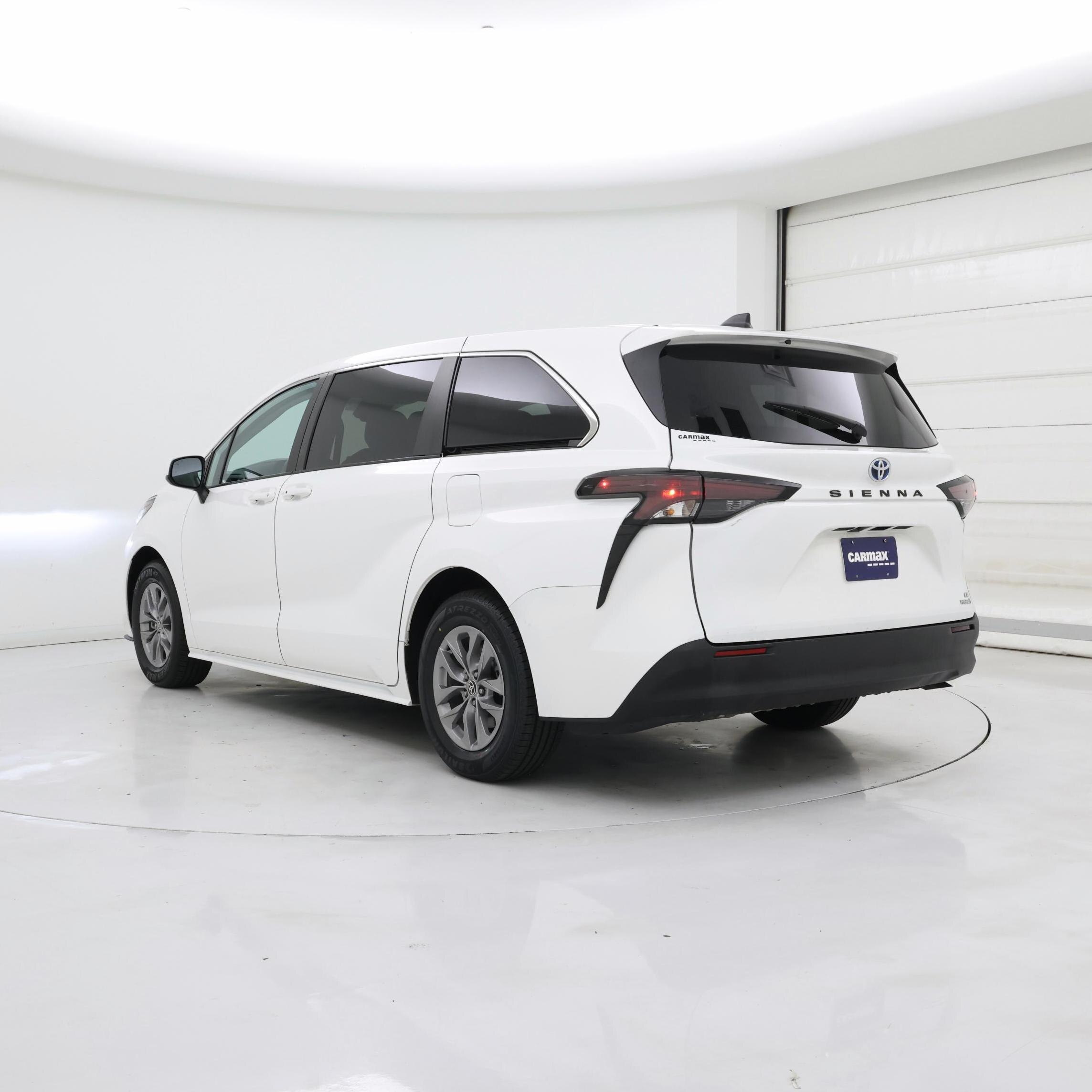 Thumbnail: 2023 Toyota Sienna - 2