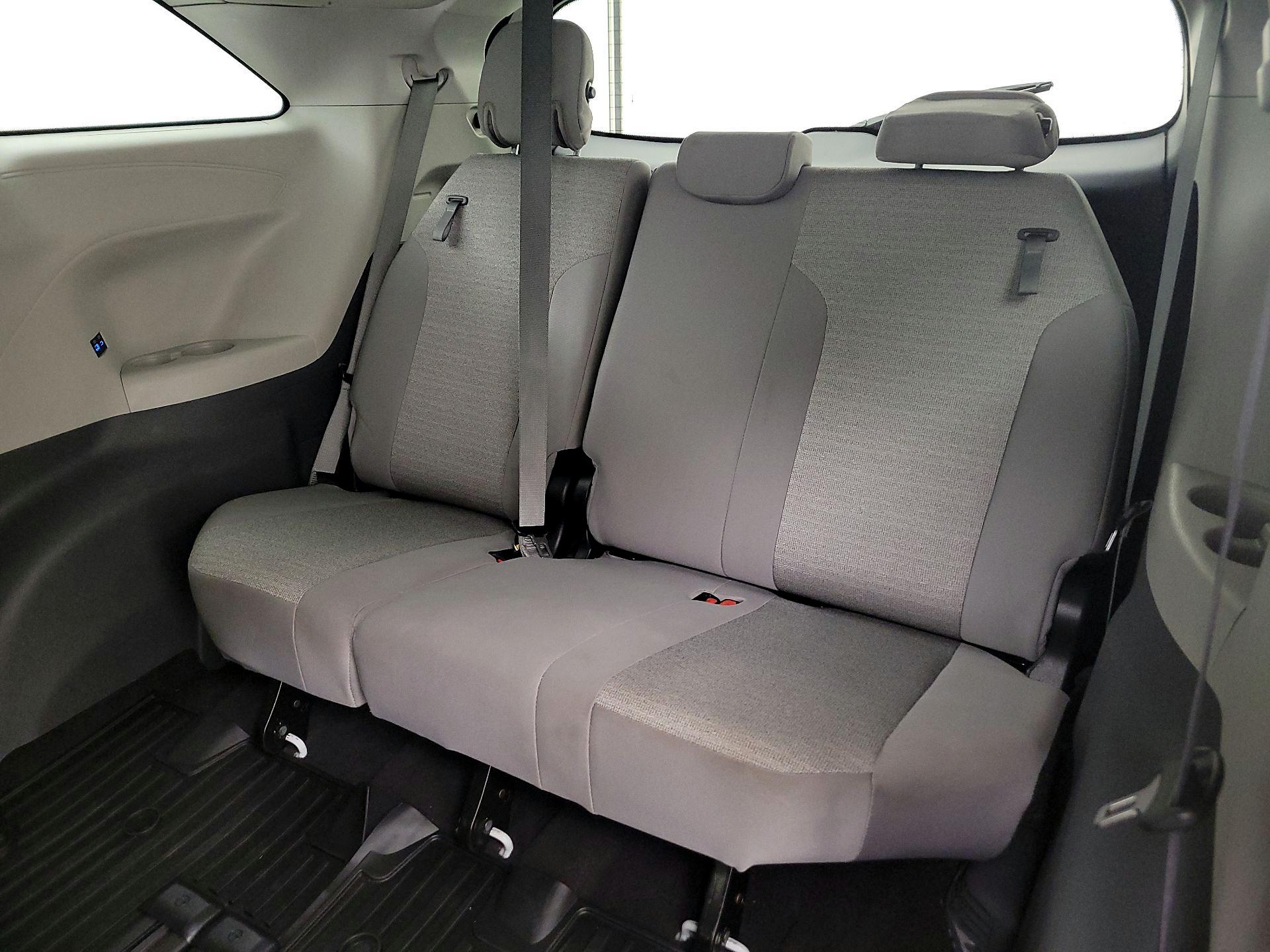 Thumbnail: 2023 Toyota Sienna - 20