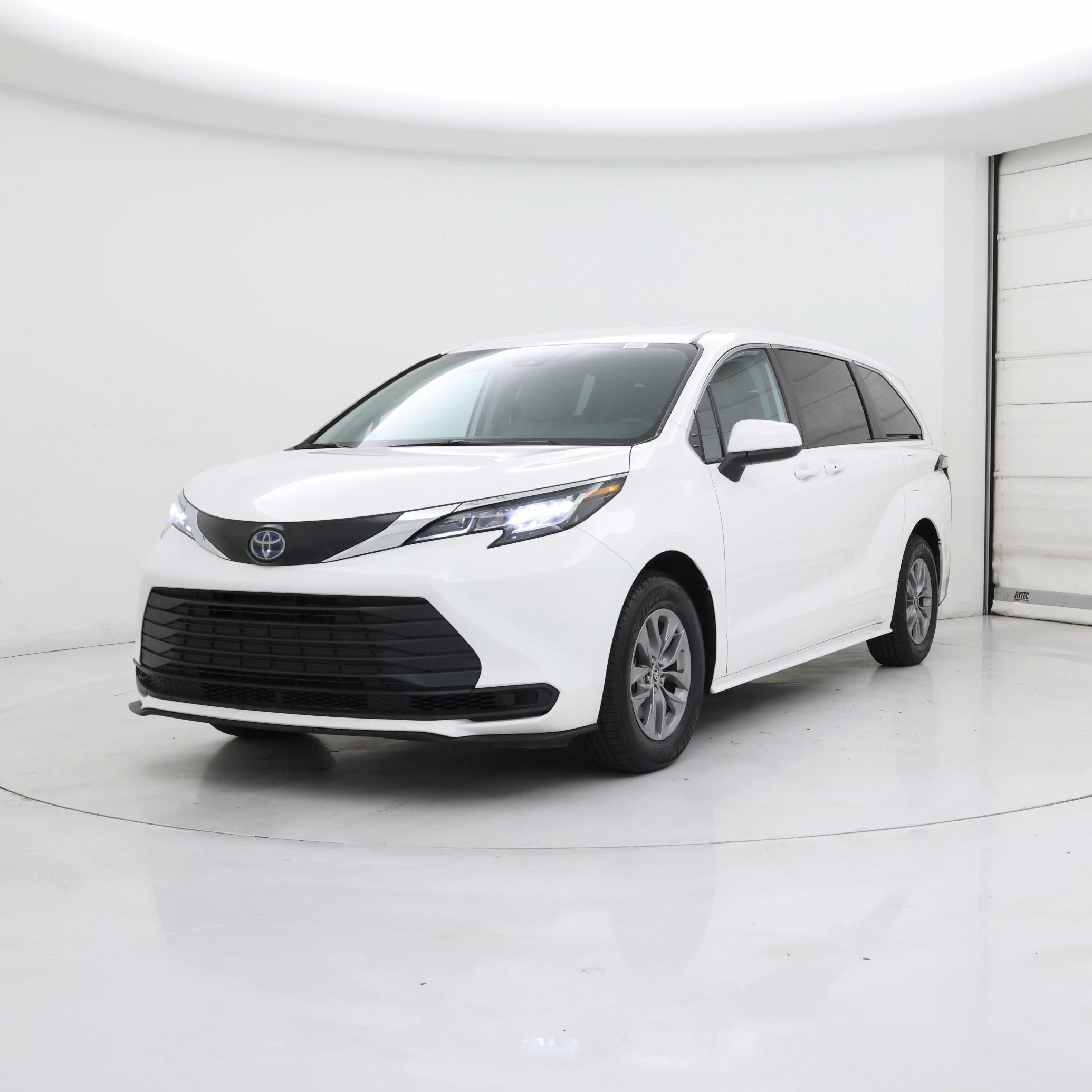 Thumbnail: 2023 Toyota Sienna - 4
