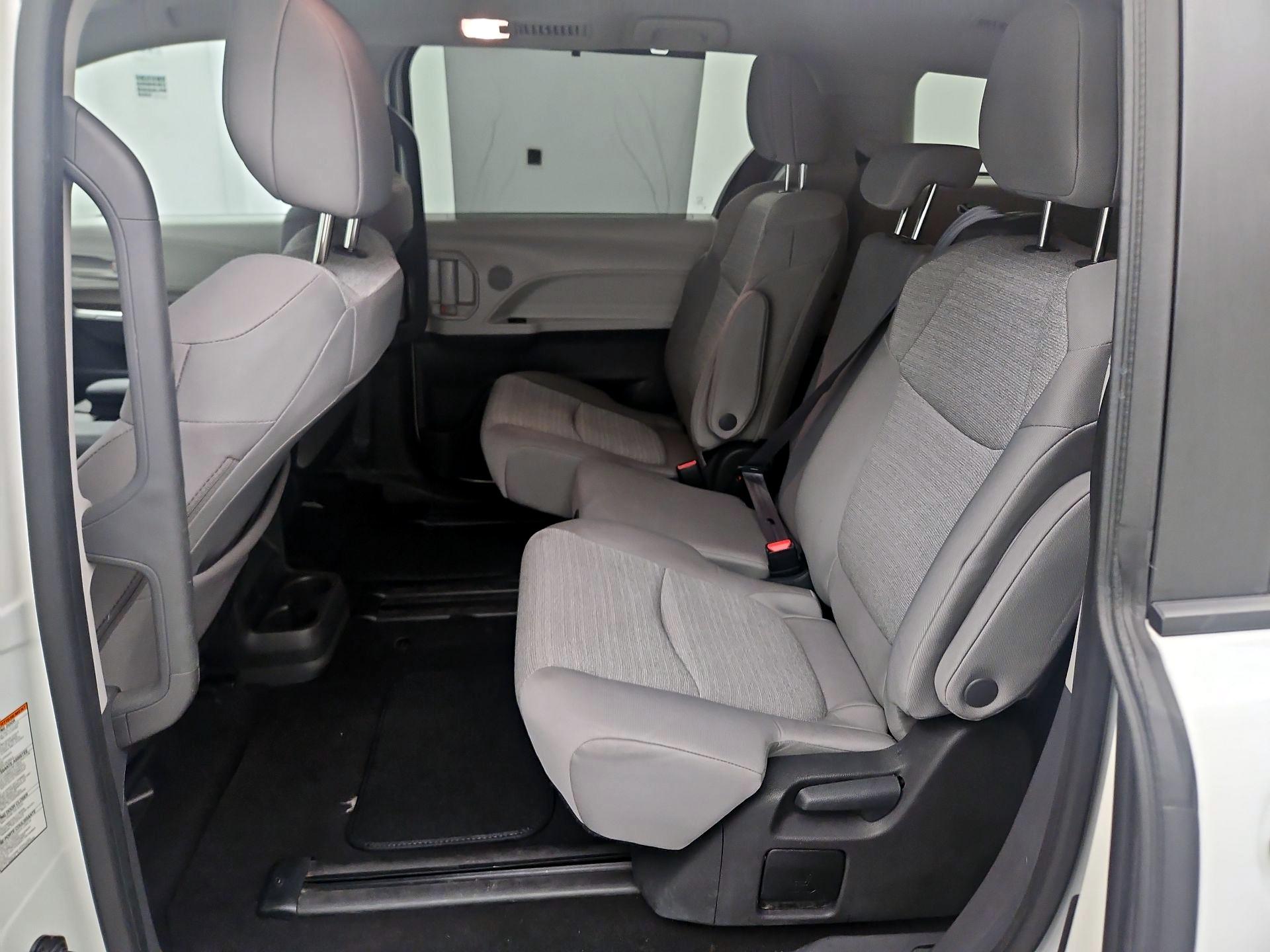 Thumbnail: 2024 Toyota Sienna - 16