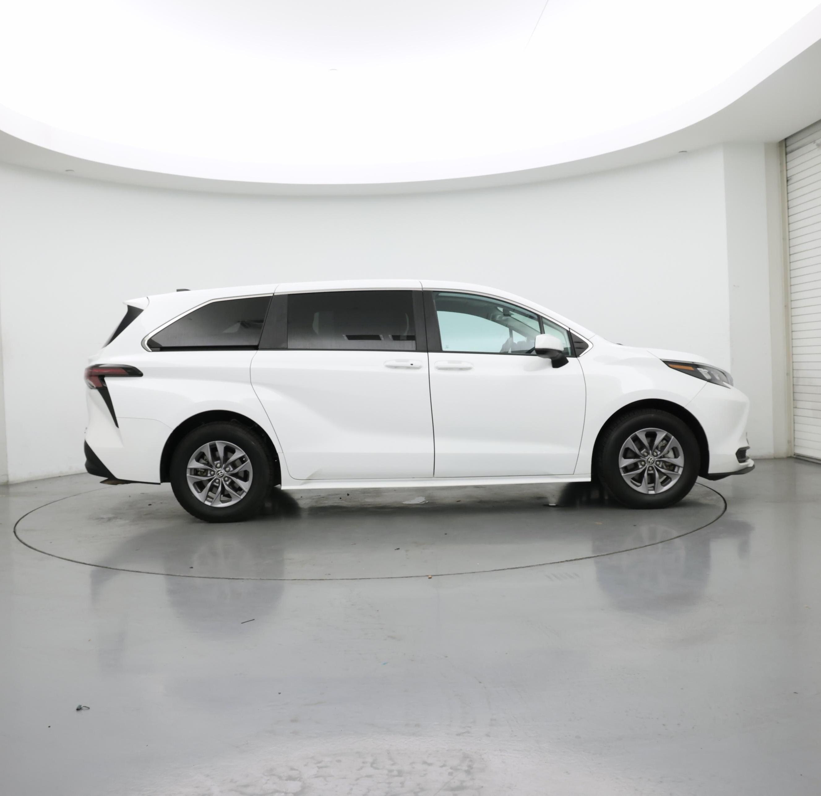Thumbnail: 2024 Toyota Sienna - 7