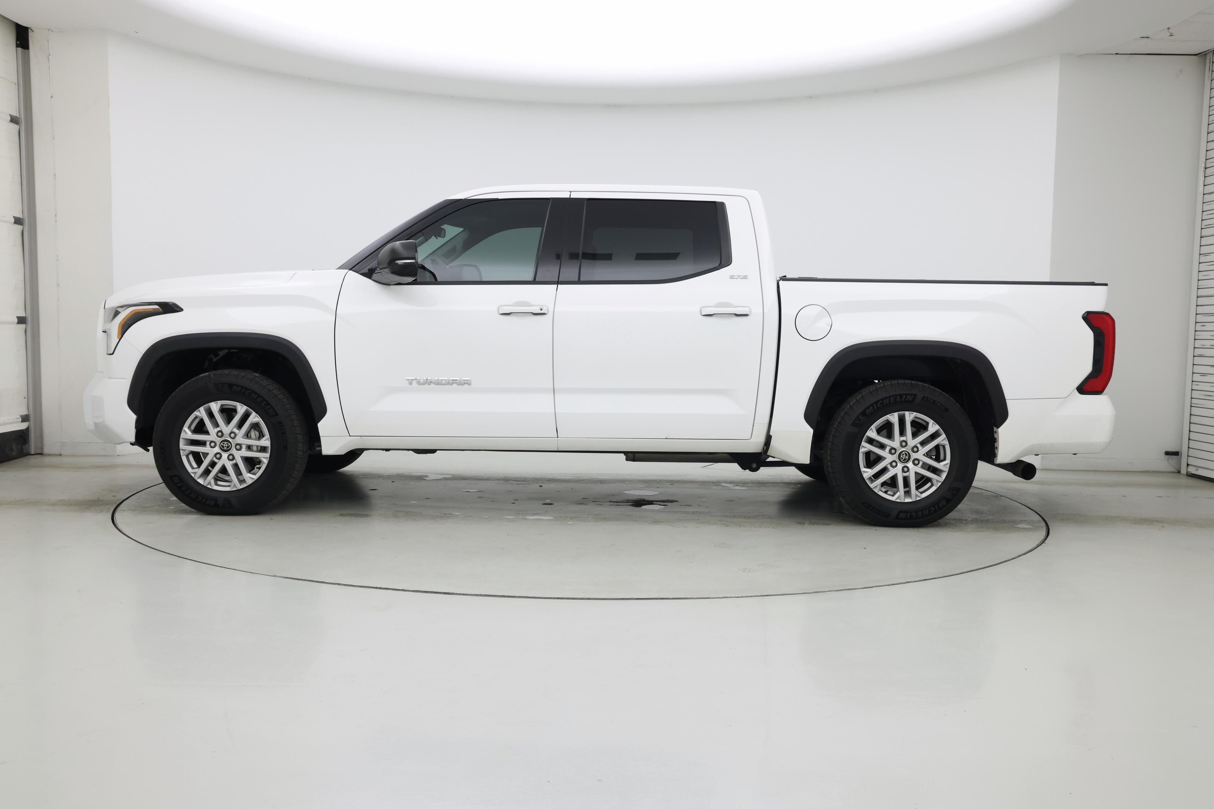 Thumbnail: 2022 Toyota Tundra - 3