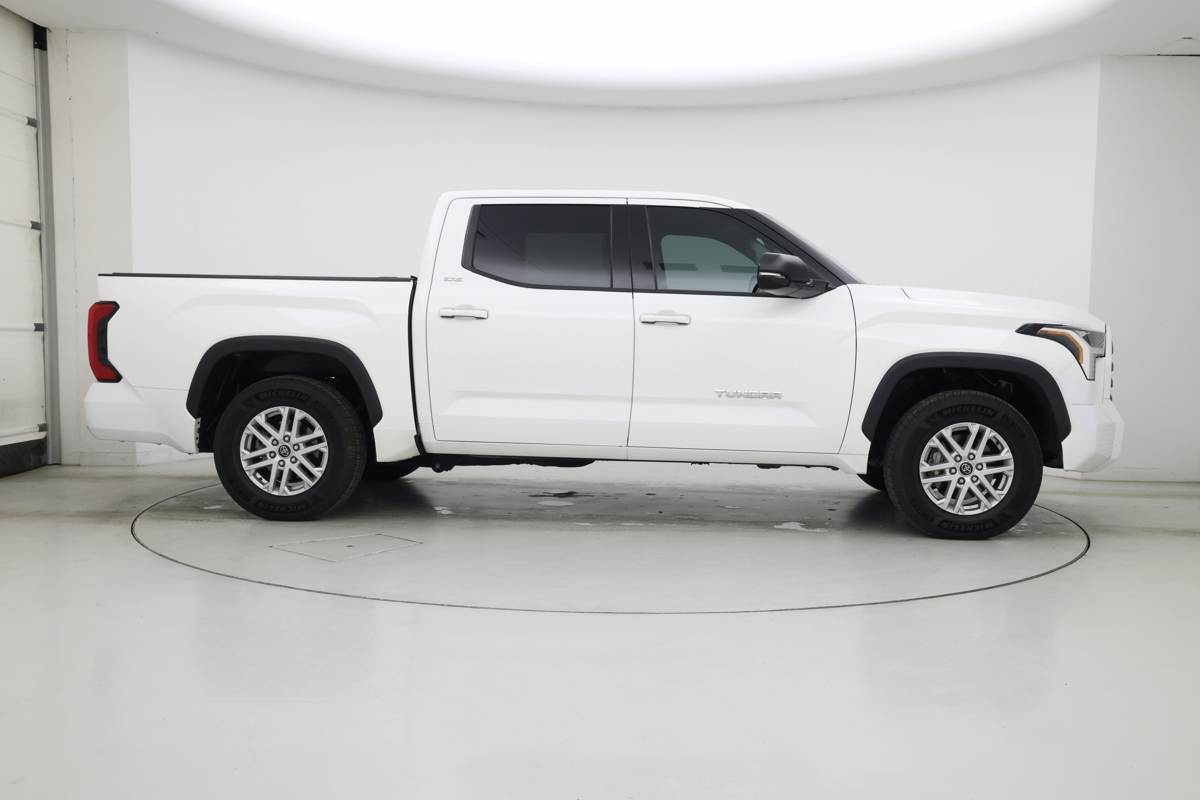 Thumbnail: 2022 Toyota Tundra - 7