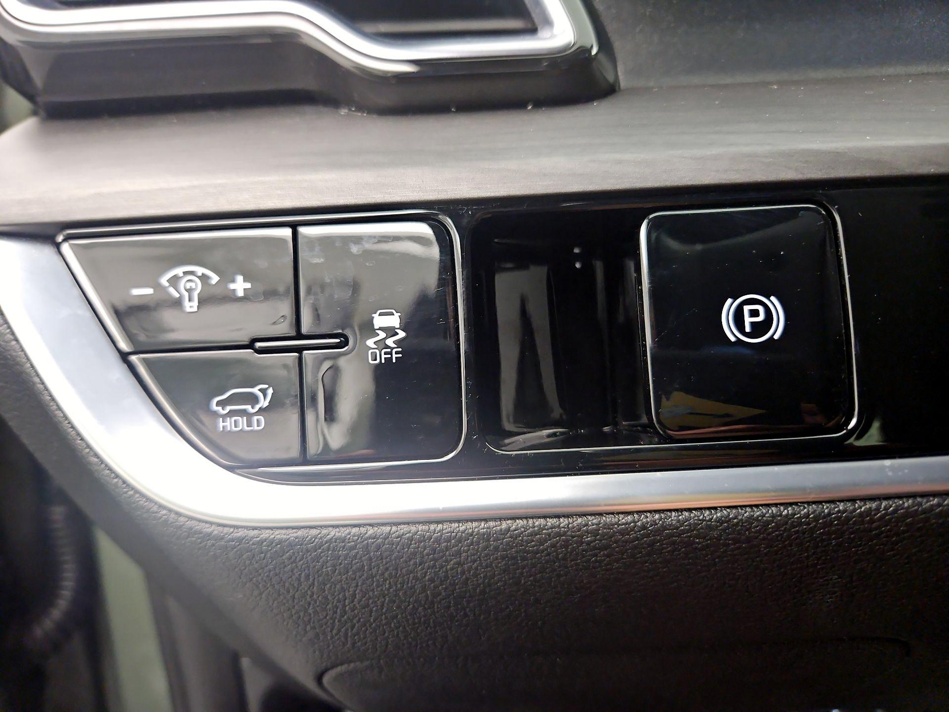 Thumbnail: 2023 Kia Sportage - 13