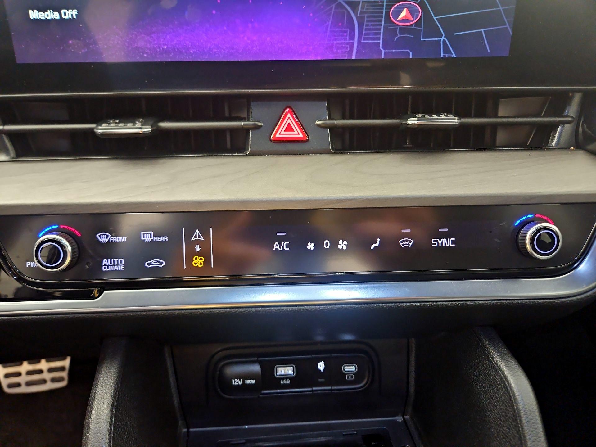 Thumbnail: 2023 Kia Sportage - 16