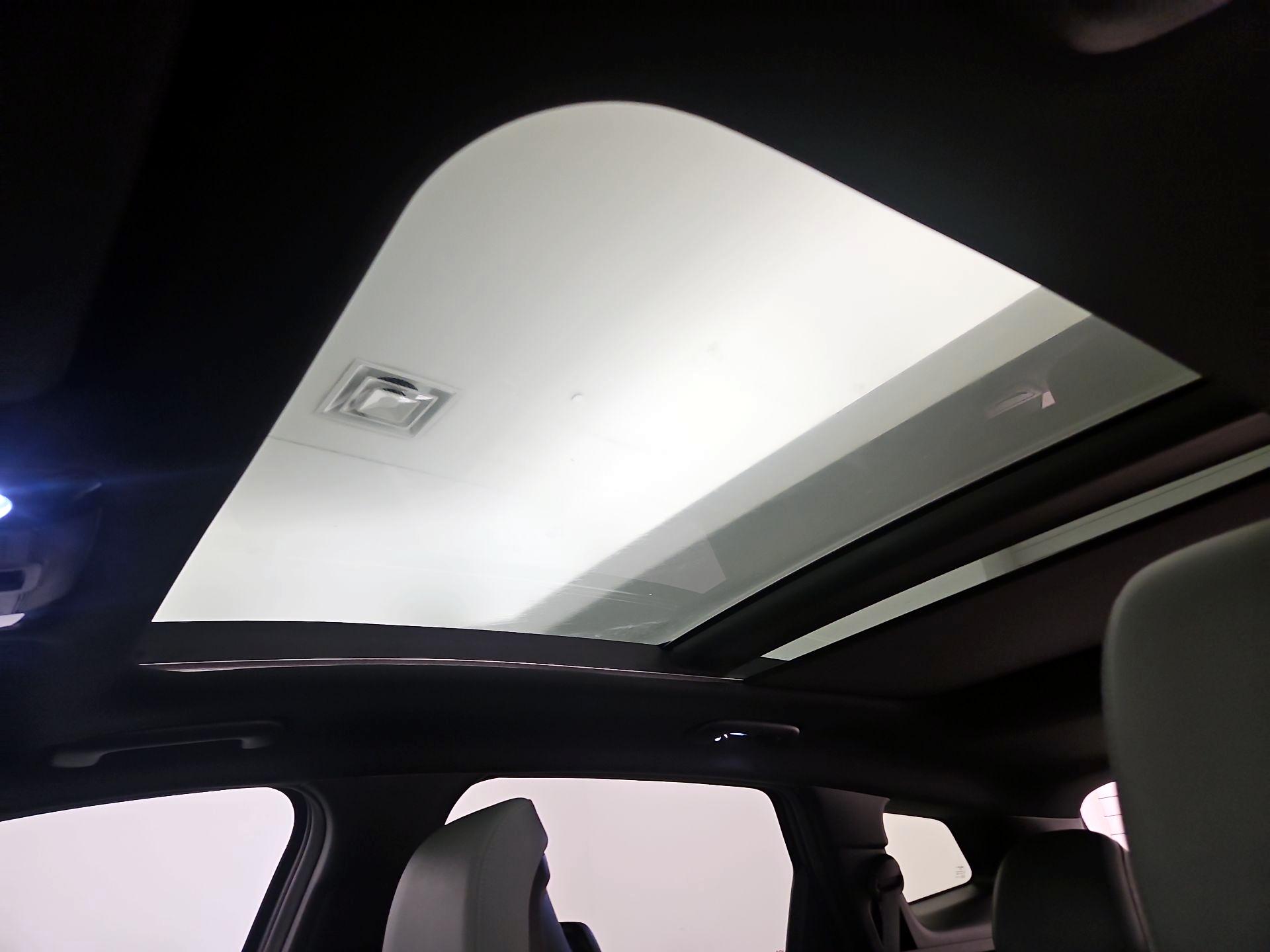 Thumbnail: 2023 Kia Sportage - 18