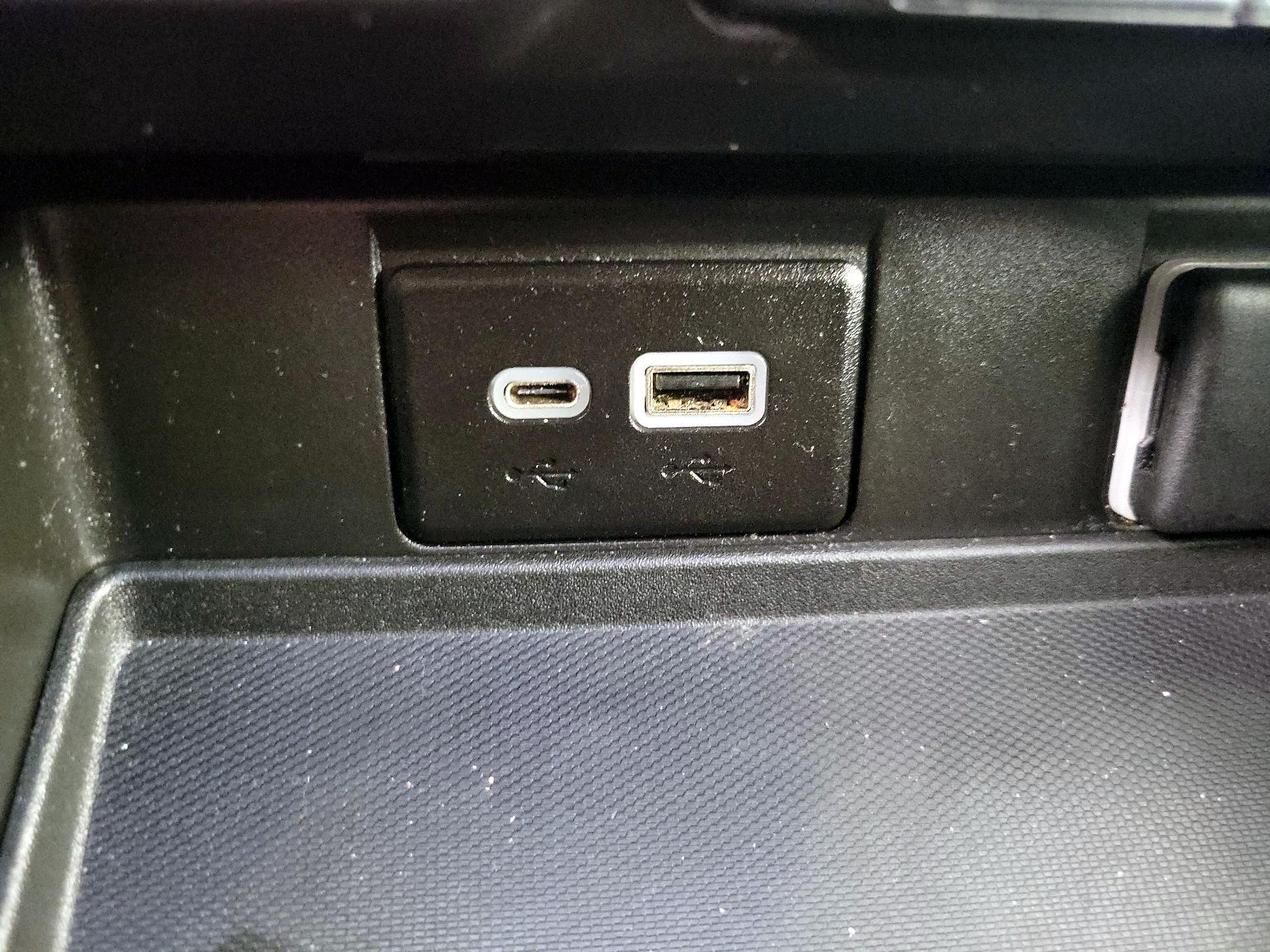 Thumbnail: 2023 Chevrolet Suburban - 18