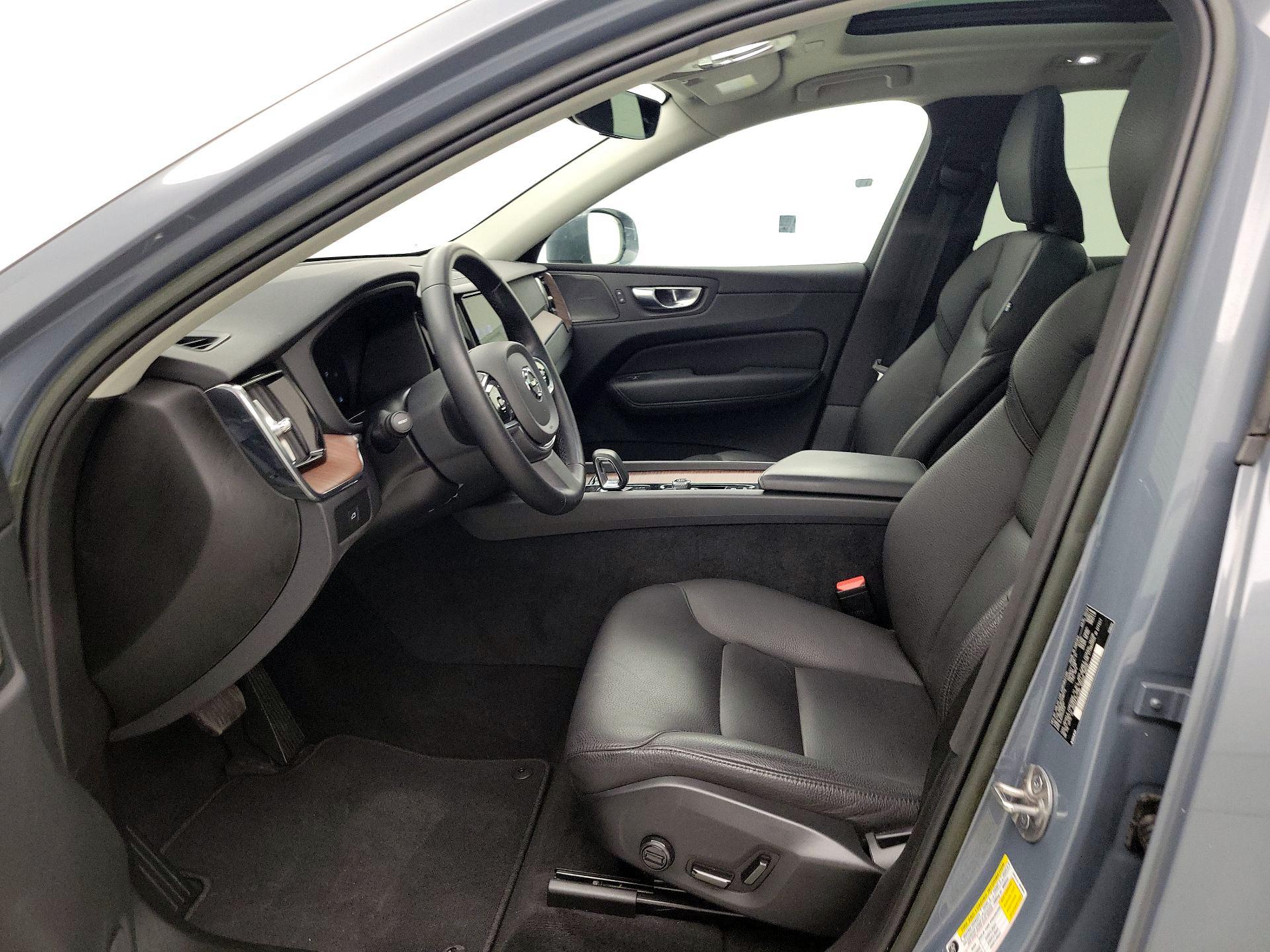 Thumbnail: 2023 Volvo XC60 - 11