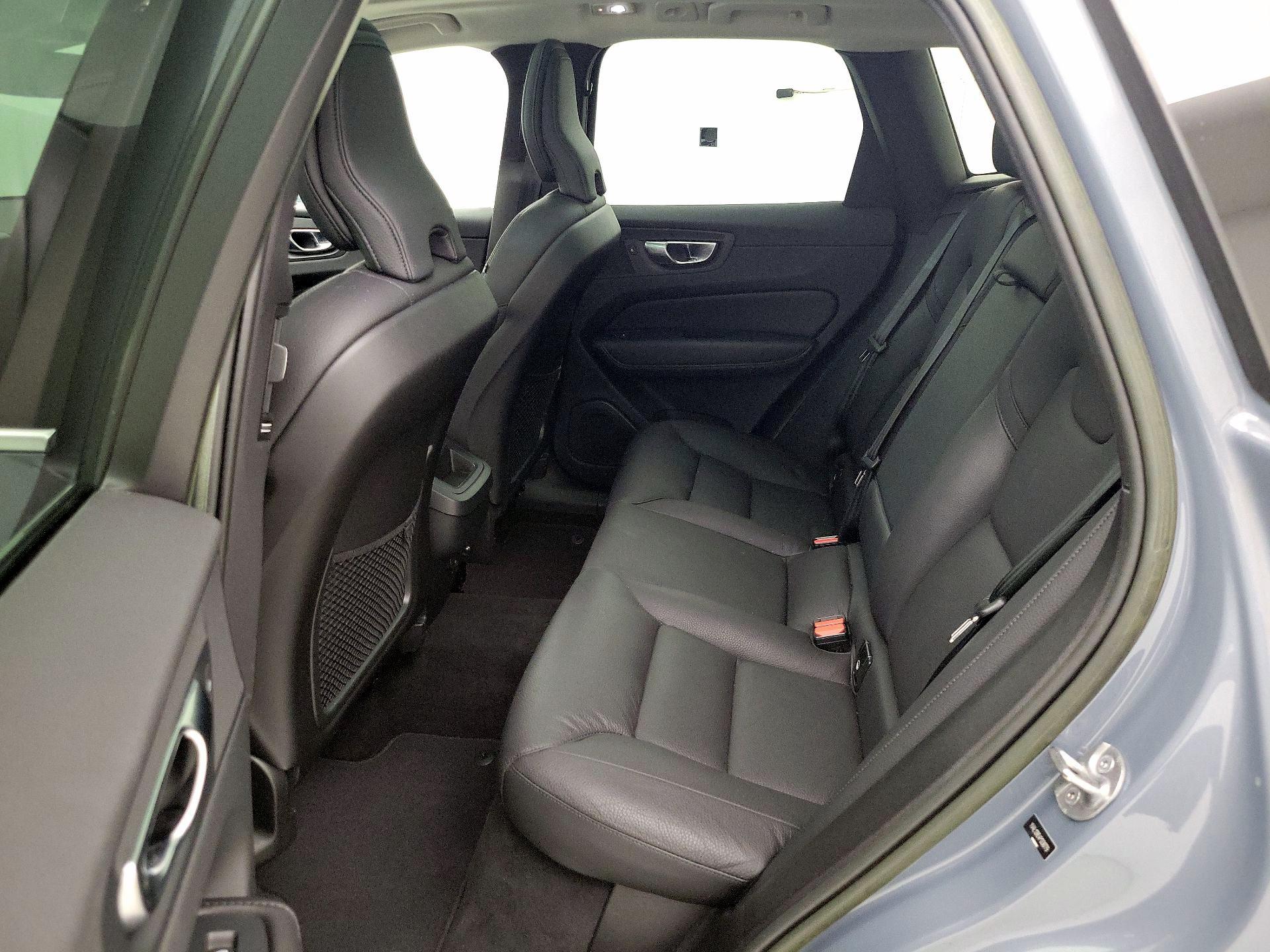 Thumbnail: 2023 Volvo XC60 - 20