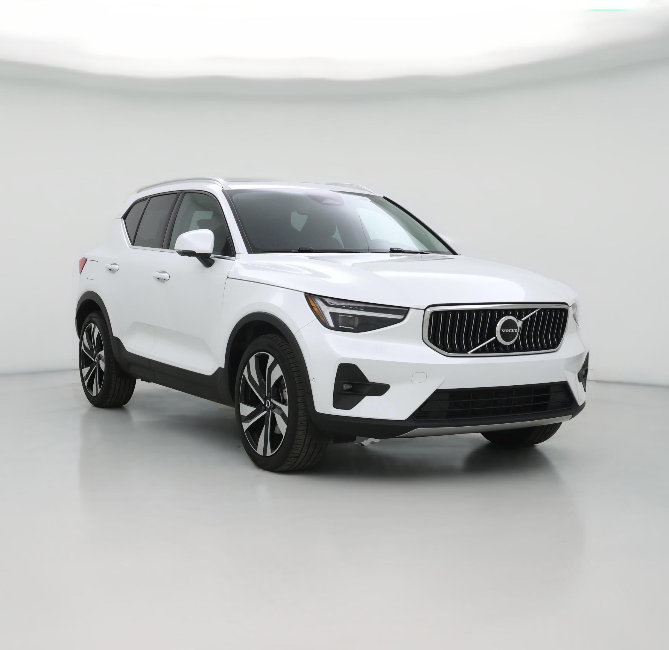 Thumbnail: 2023 Volvo XC40 - 1