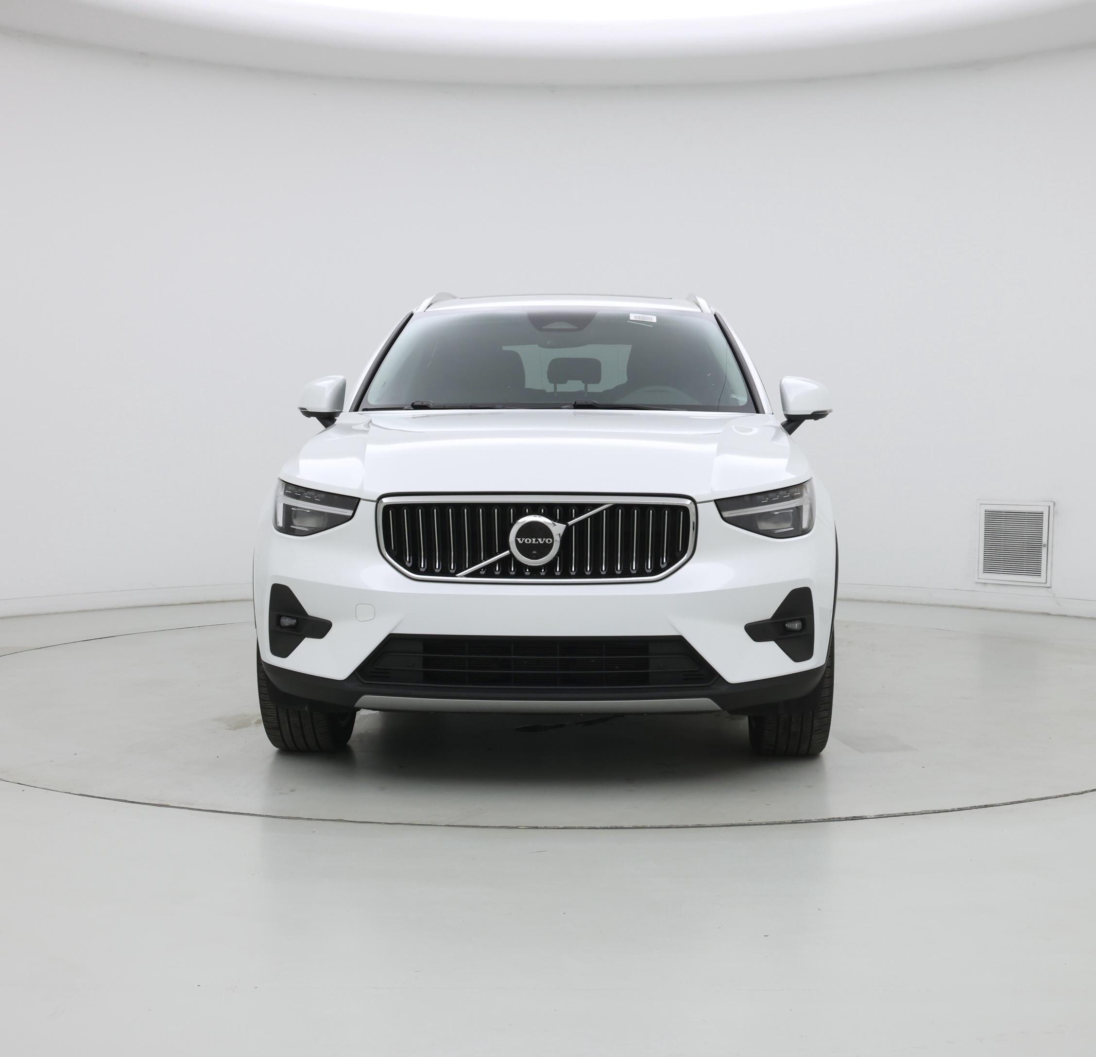 Thumbnail: 2023 Volvo XC40 - 5