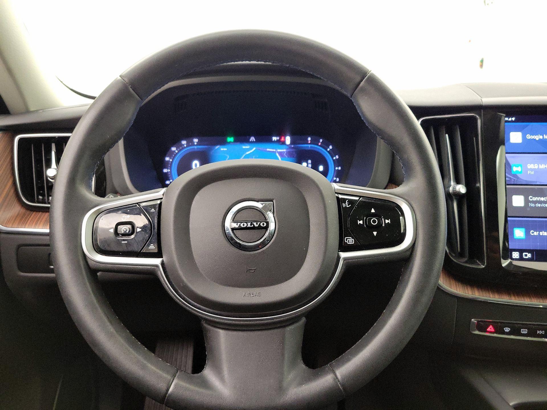 Thumbnail: 2023 Volvo XC60 - 10