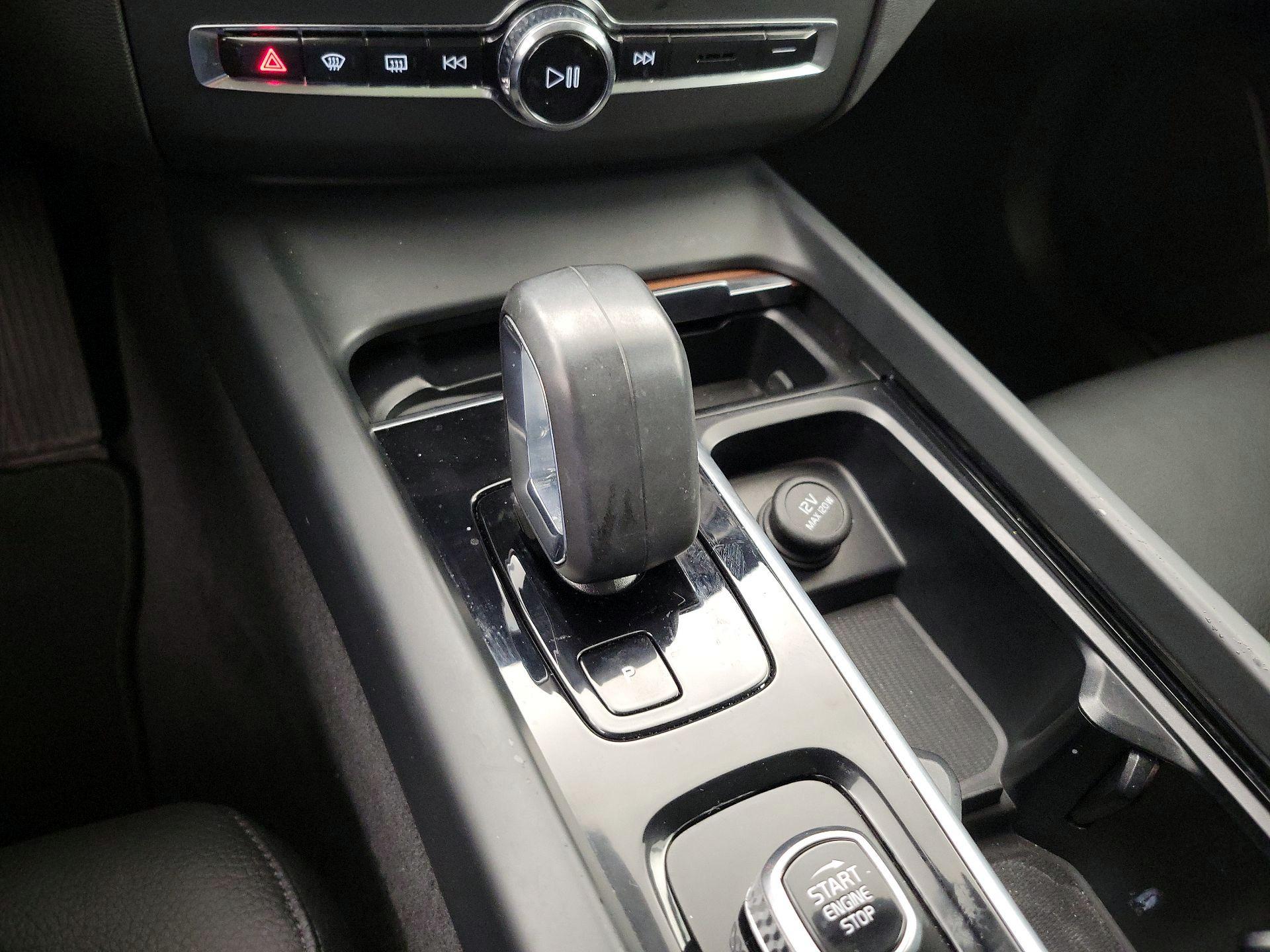 Thumbnail: 2023 Volvo XC60 - 18