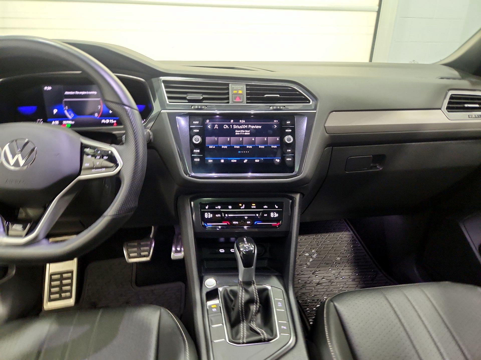 Thumbnail: 2023 Volkswagen Tiguan - 9