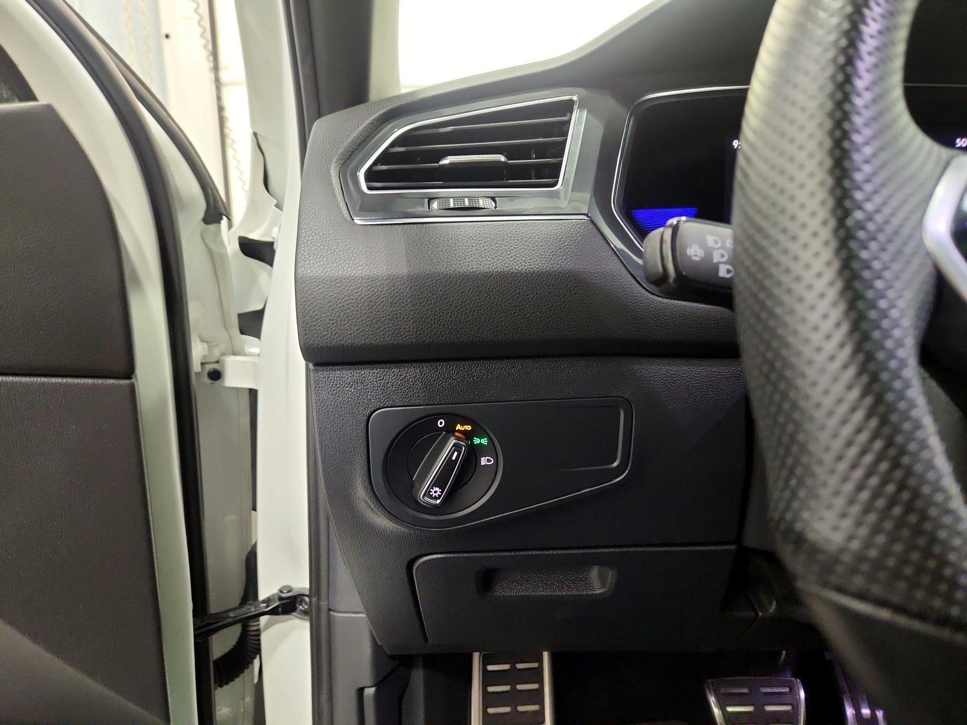 Thumbnail: 2023 Volkswagen Tiguan - 13