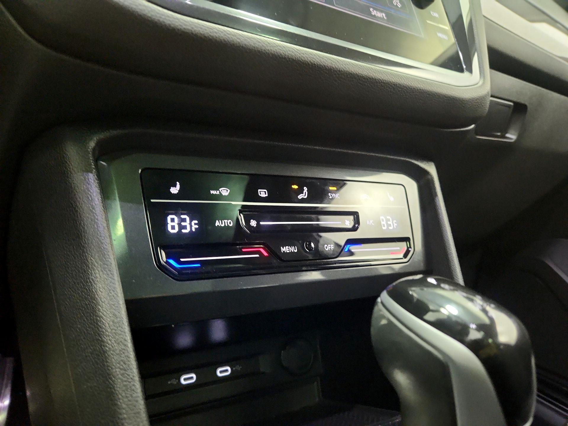 Thumbnail: 2023 Volkswagen Tiguan - 16