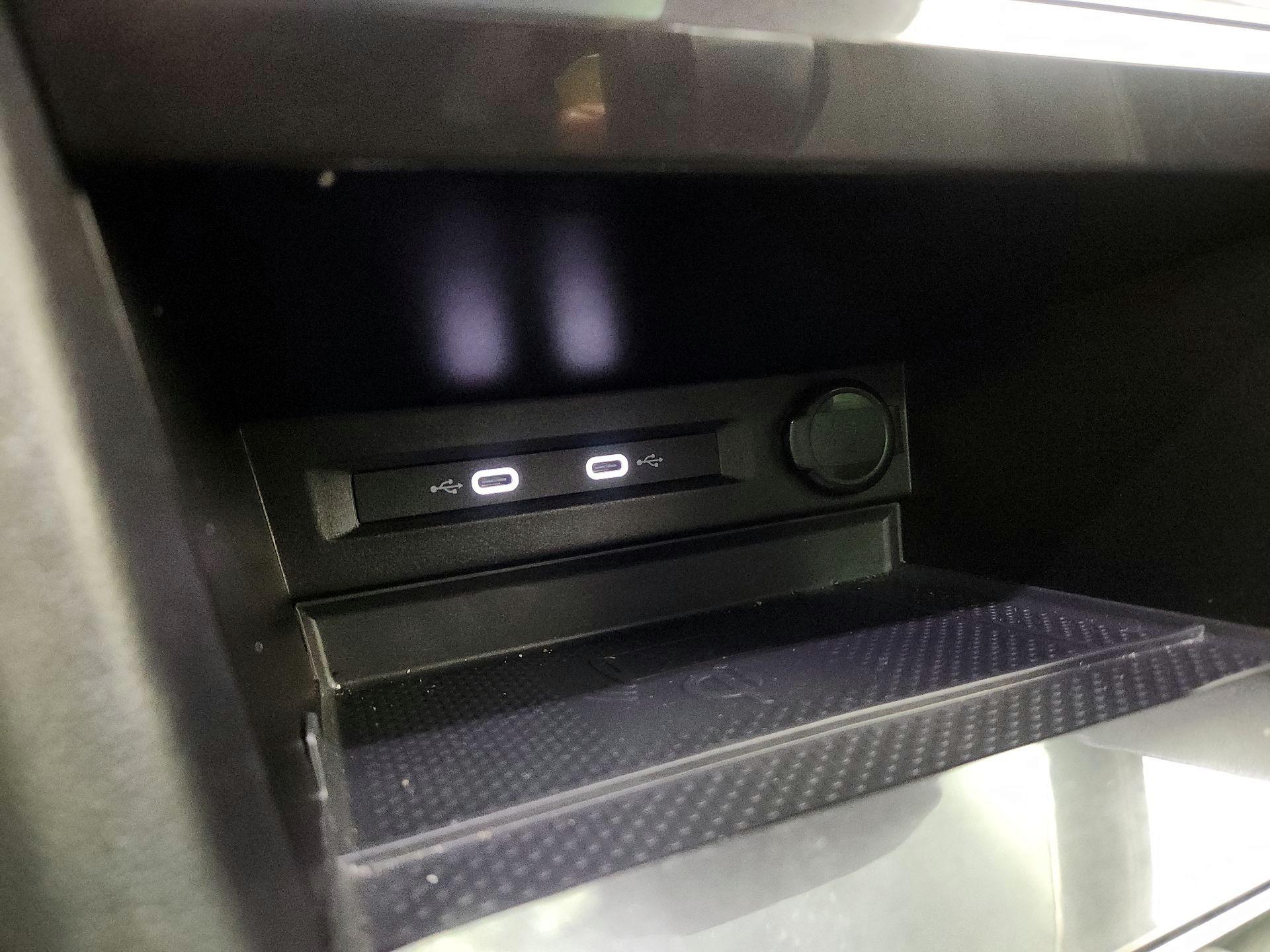 Thumbnail: 2023 Volkswagen Tiguan - 18