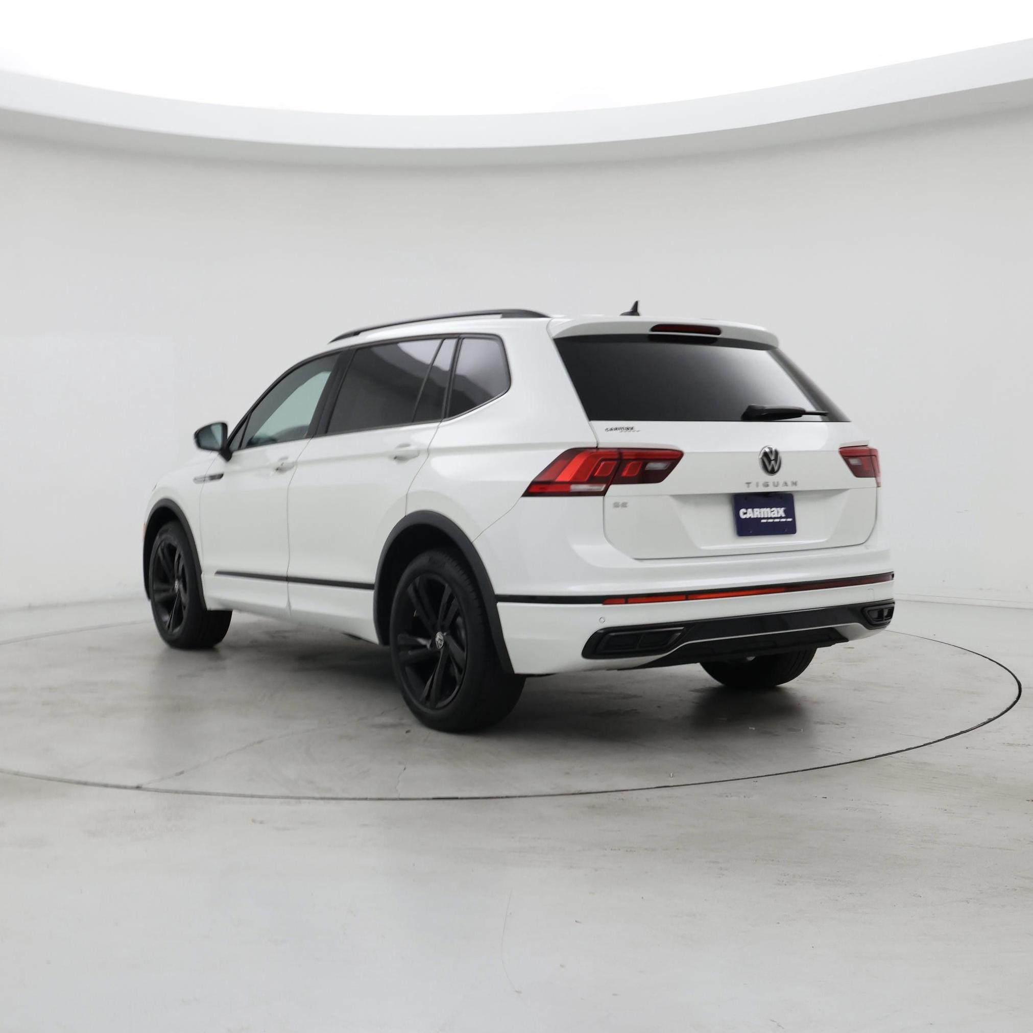 Thumbnail: 2023 Volkswagen Tiguan - 2