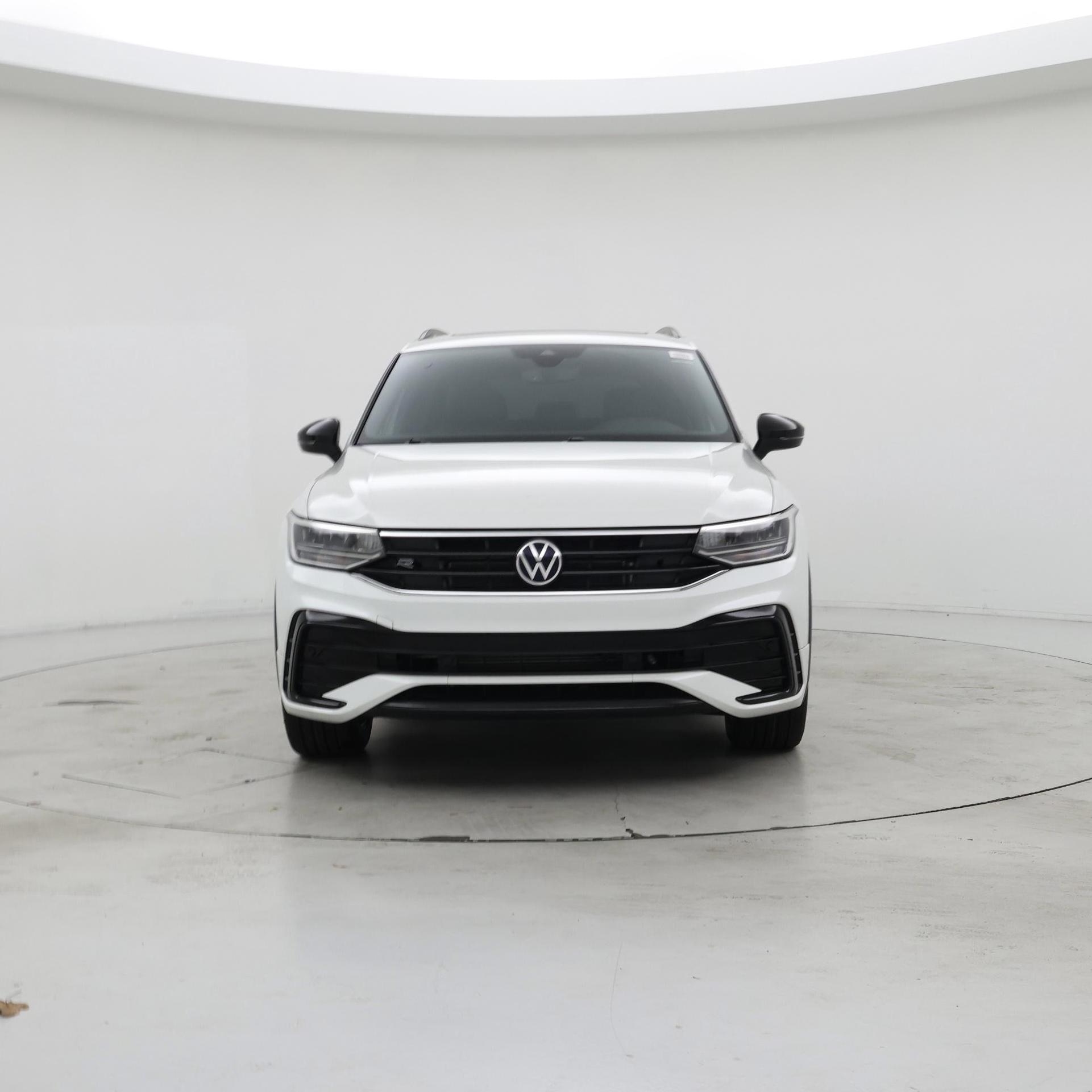 Thumbnail: 2023 Volkswagen Tiguan - 5