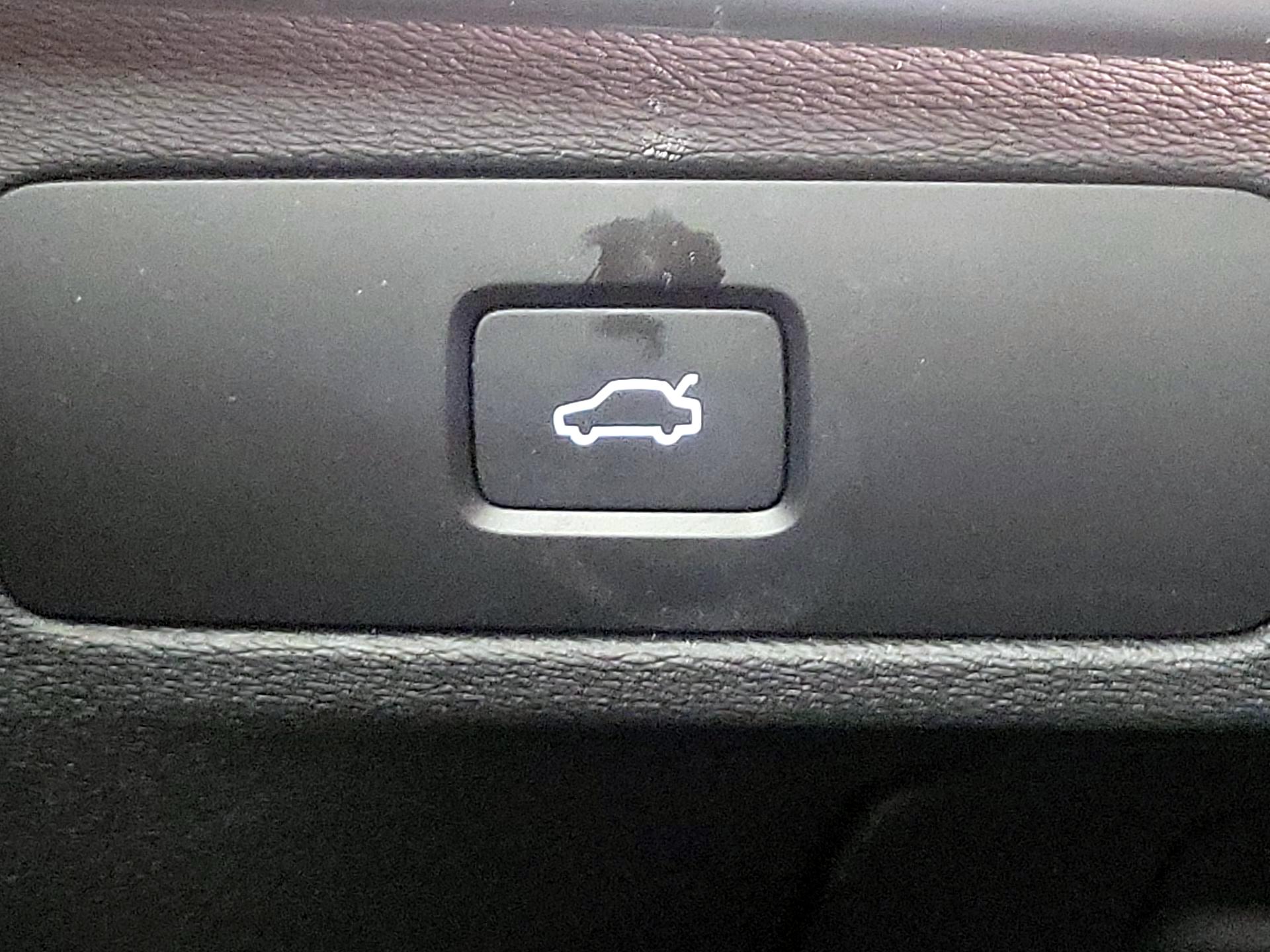 Thumbnail: 2025 Volvo XC90 - 13