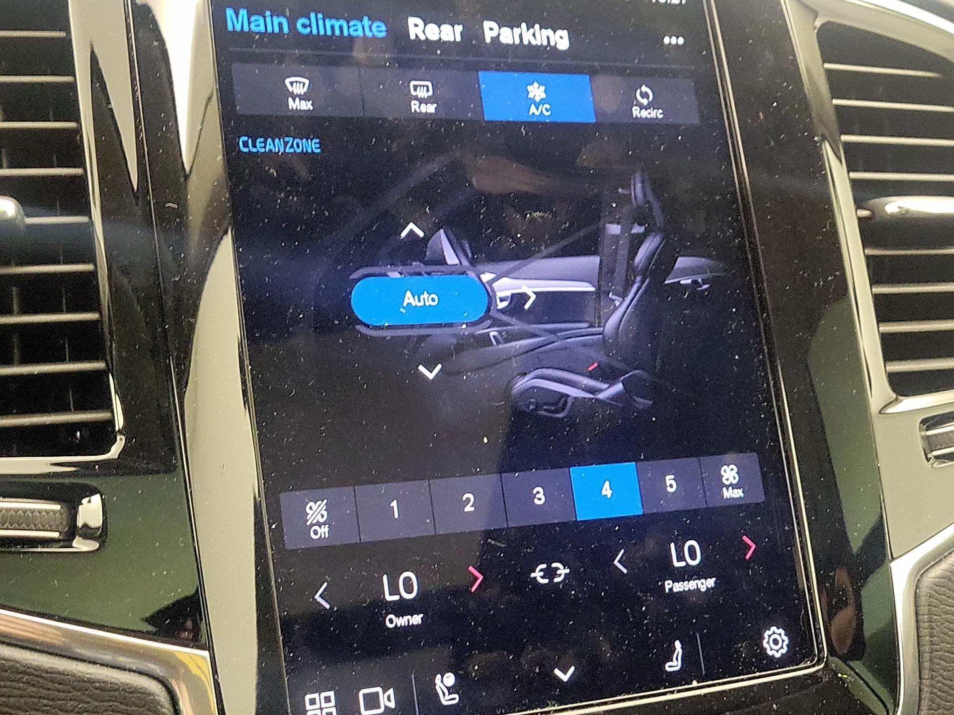 Thumbnail: 2025 Volvo XC90 - 16