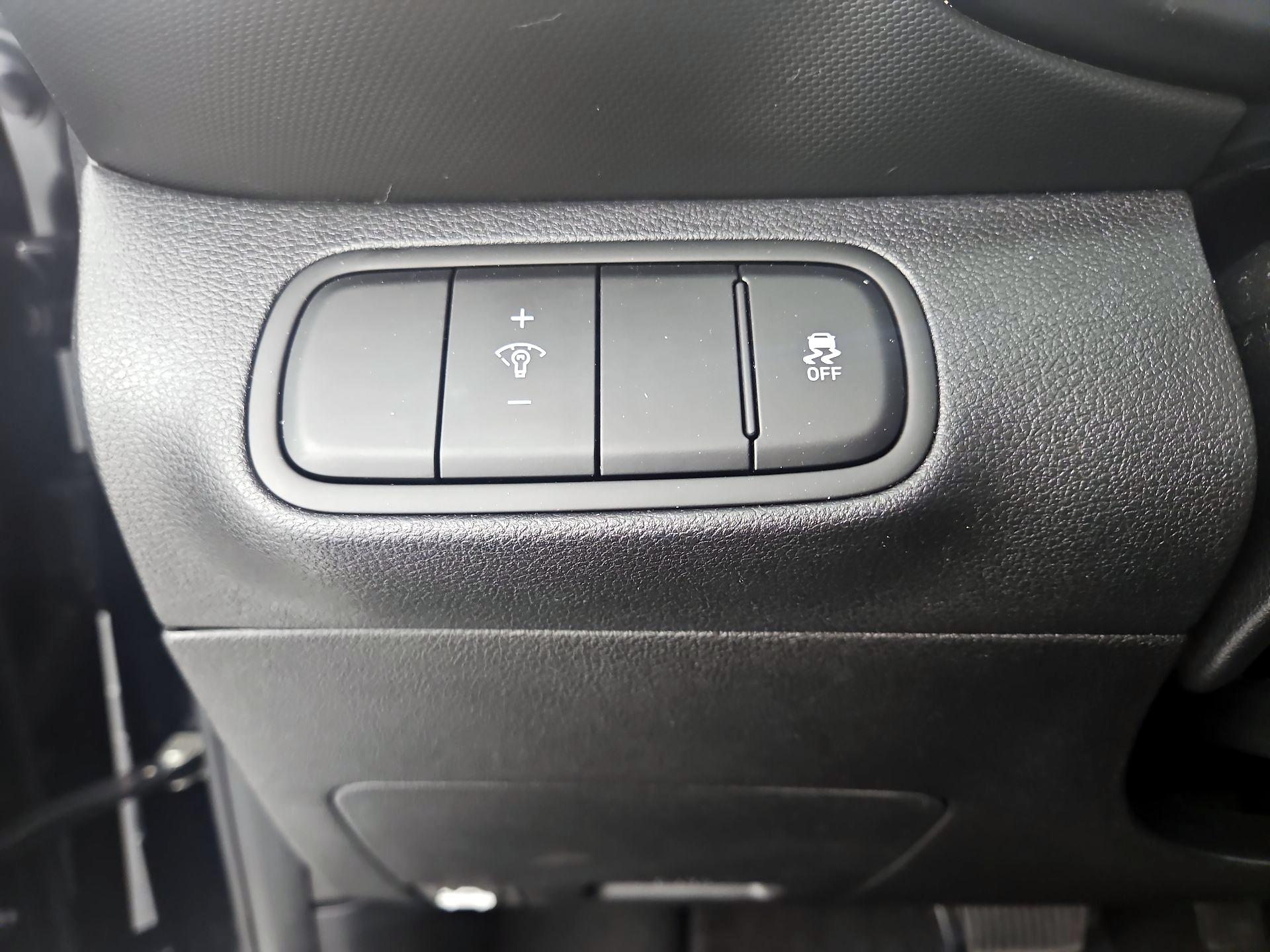 Thumbnail: 2023 Hyundai Venue - 13