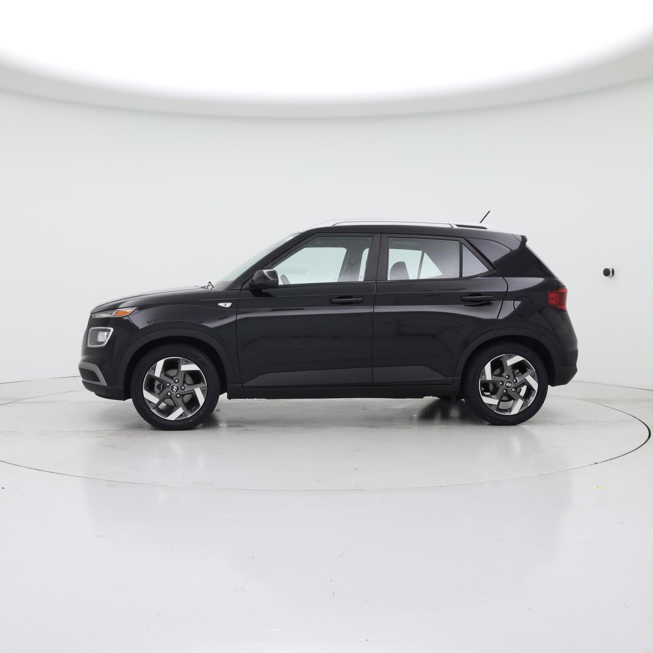 Thumbnail: 2023 Hyundai Venue - 3