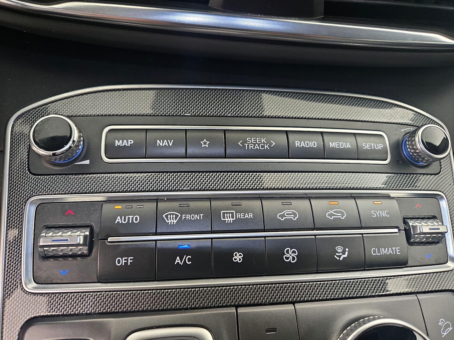 Thumbnail: 2022 Hyundai Santa Fe - 17