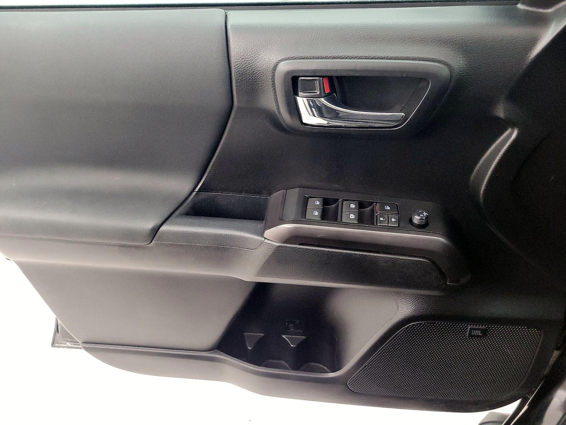 Thumbnail: 2021 Toyota Tacoma - 12