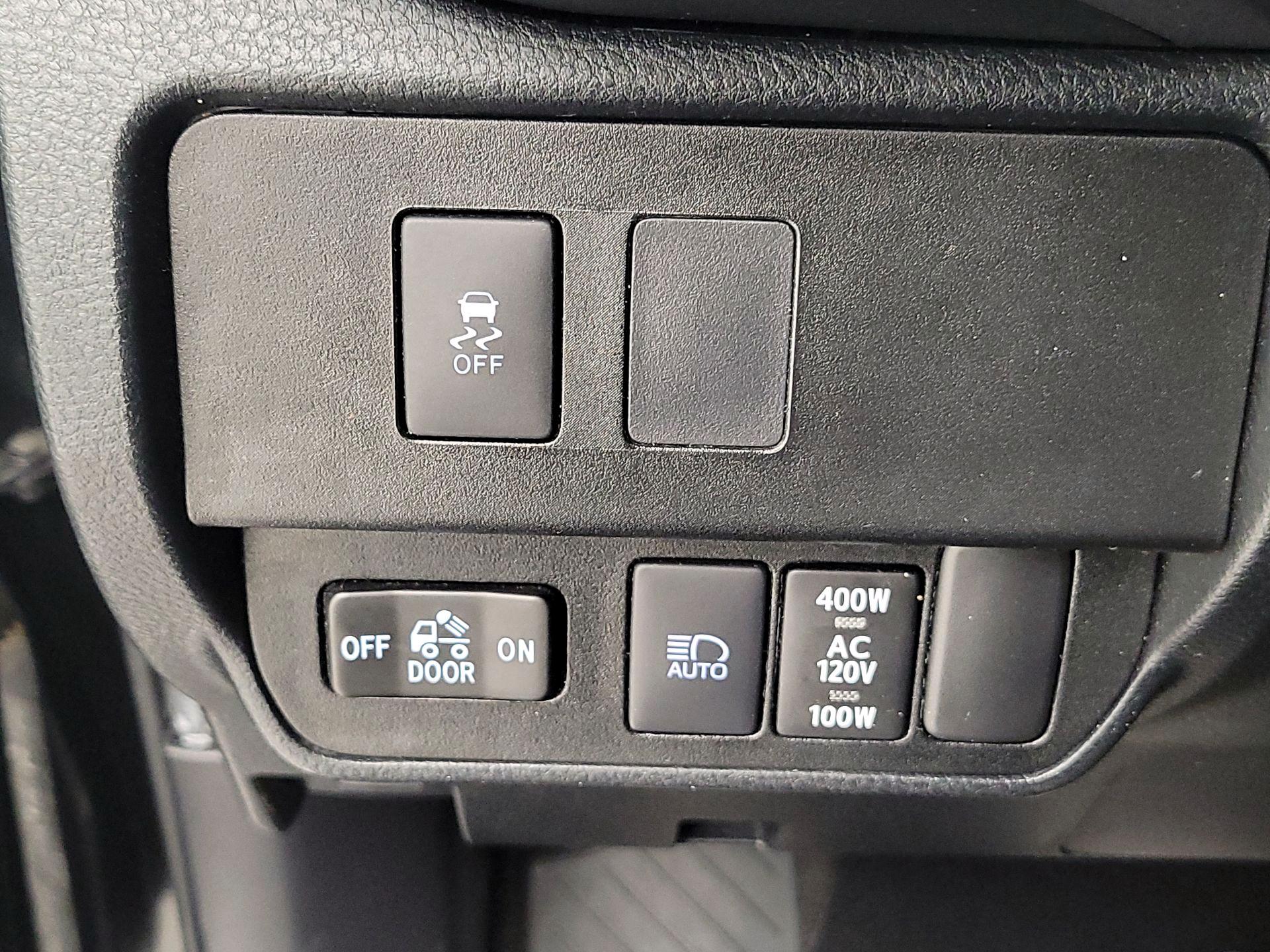 Thumbnail: 2021 Toyota Tacoma - 13