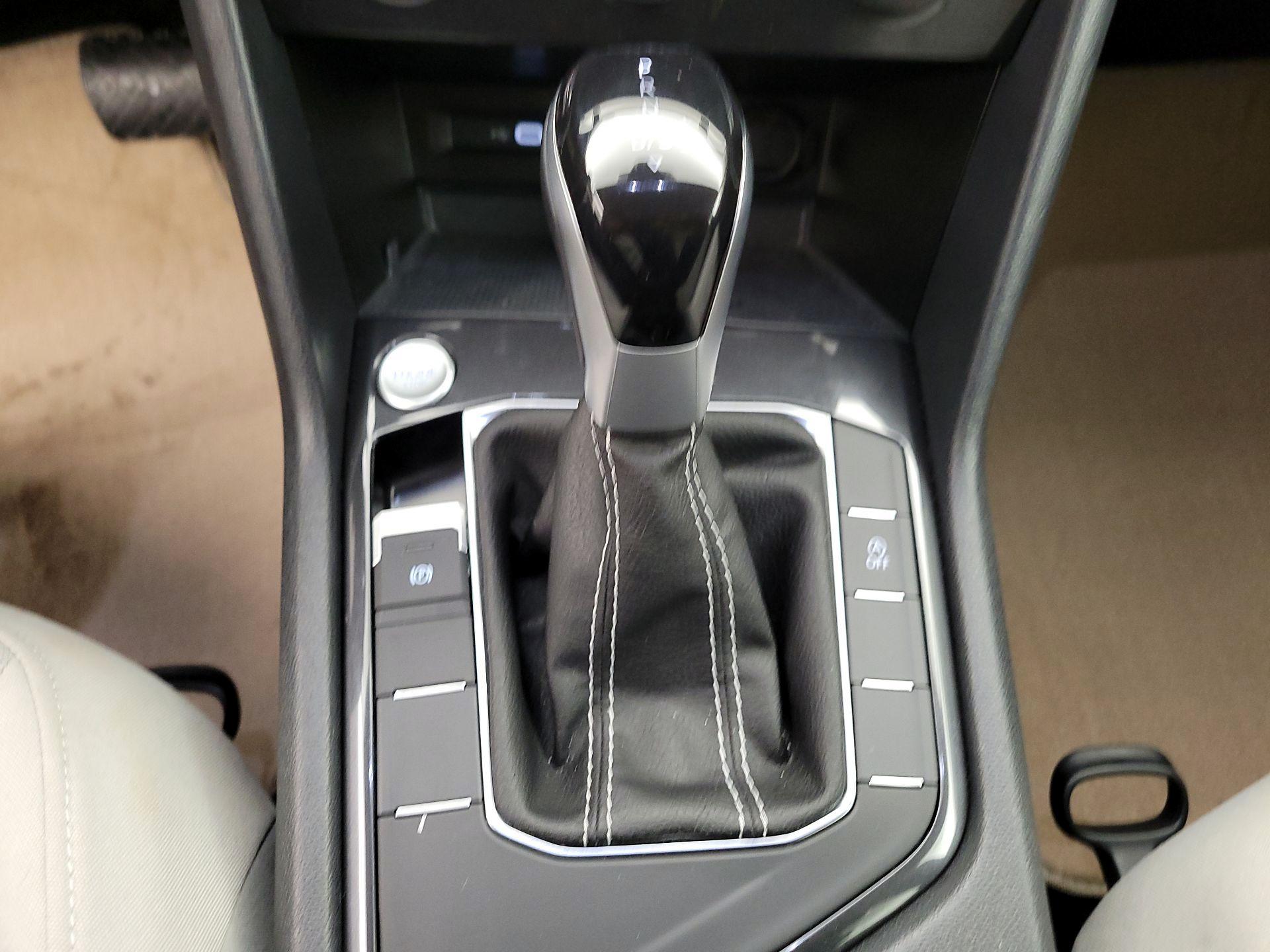 Thumbnail: 2024 Volkswagen Tiguan - 15