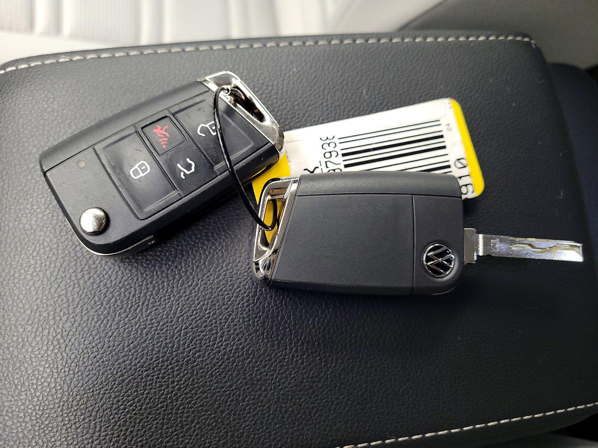 Thumbnail: 2024 Volkswagen Tiguan - 18