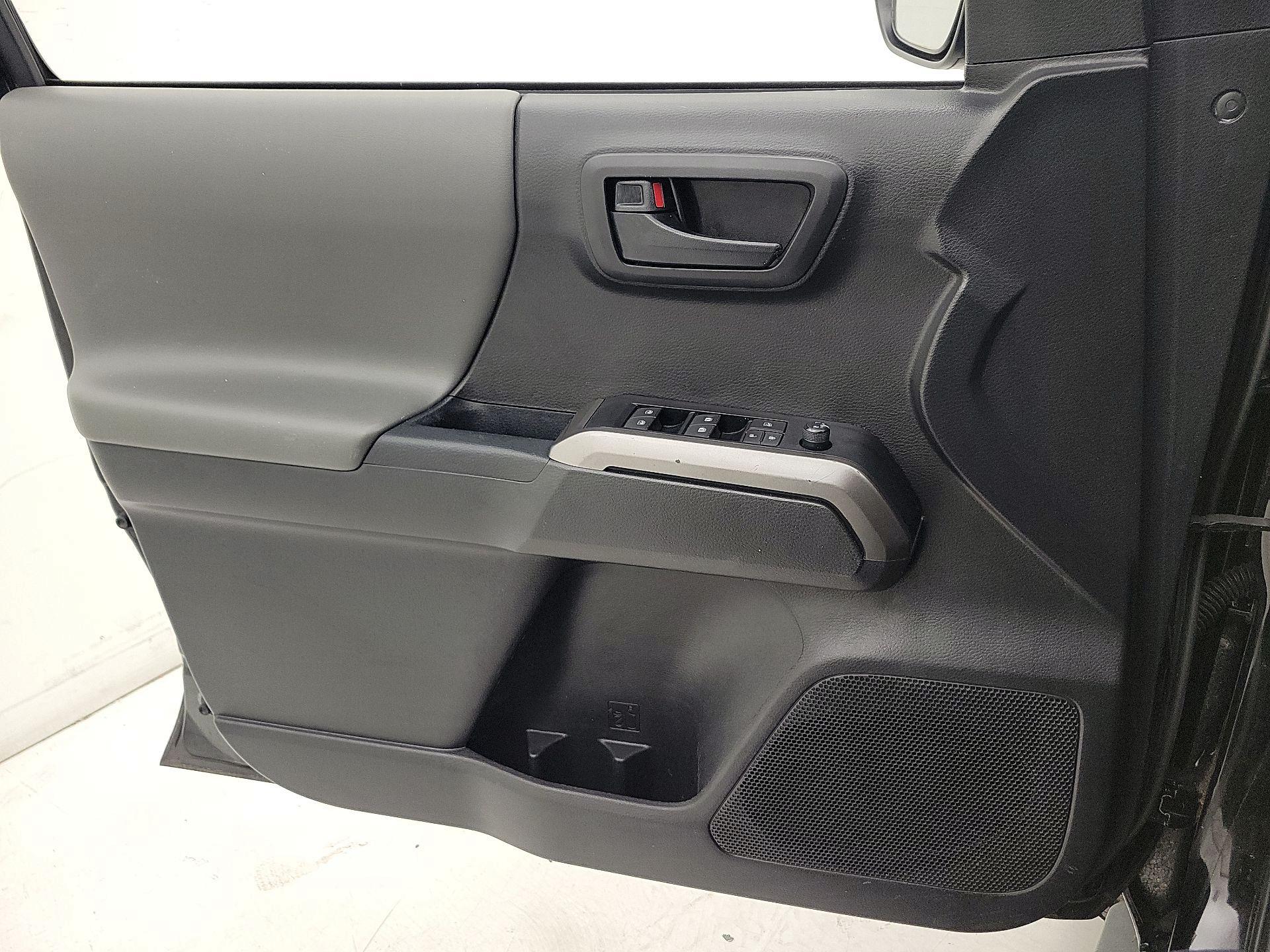 Thumbnail: 2023 Toyota Tacoma - 12