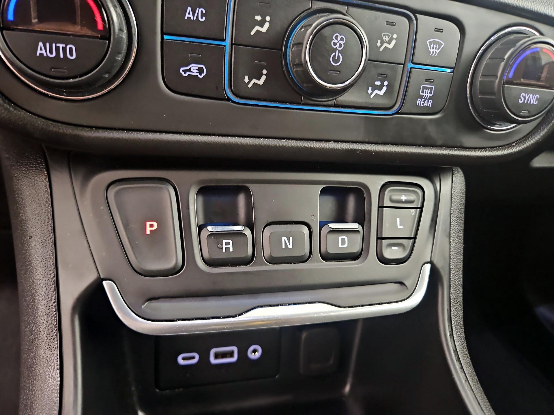 Thumbnail: 2020 GMC Terrain - 17