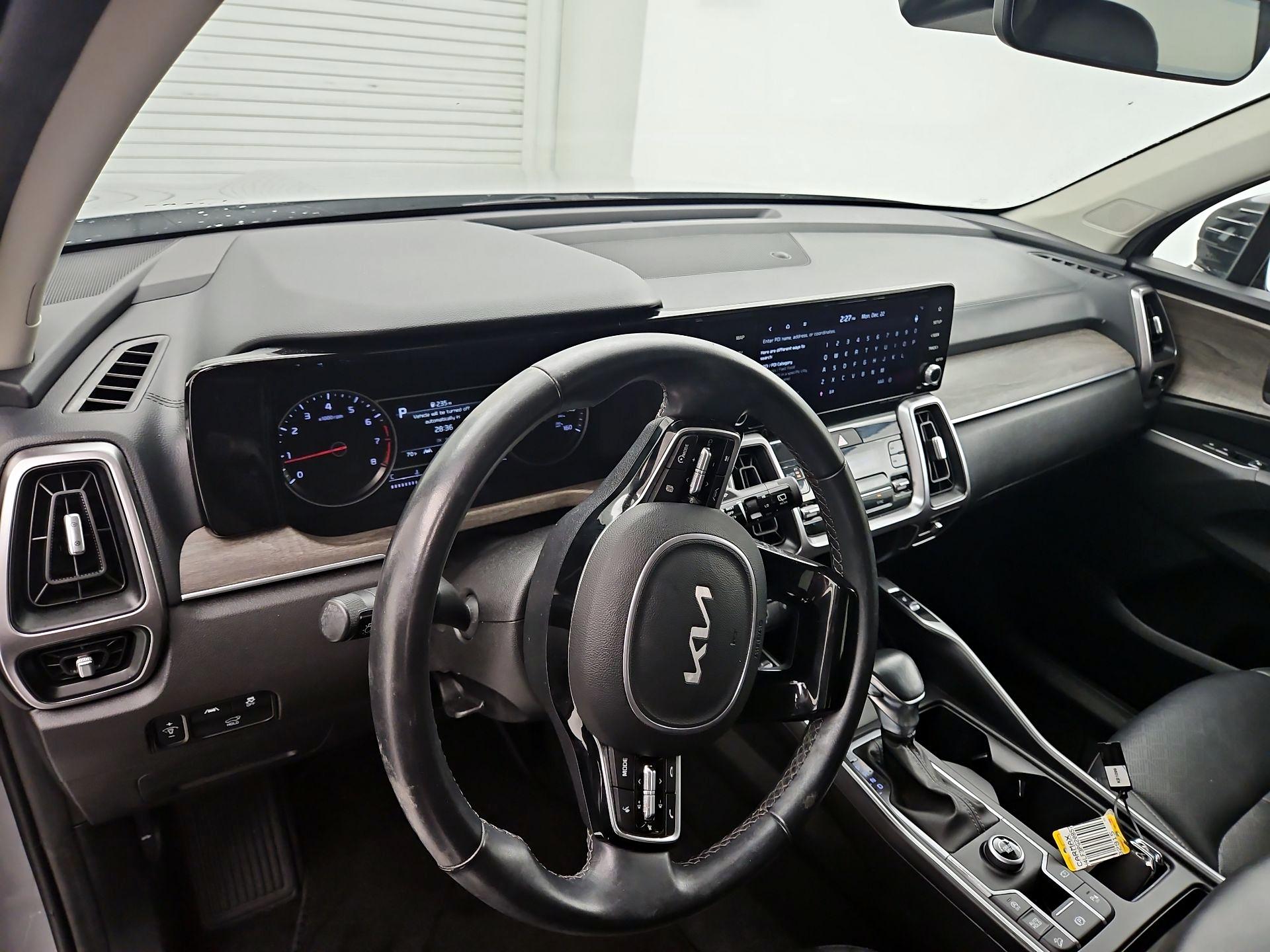 Thumbnail: 2023 Kia Sorento - 9