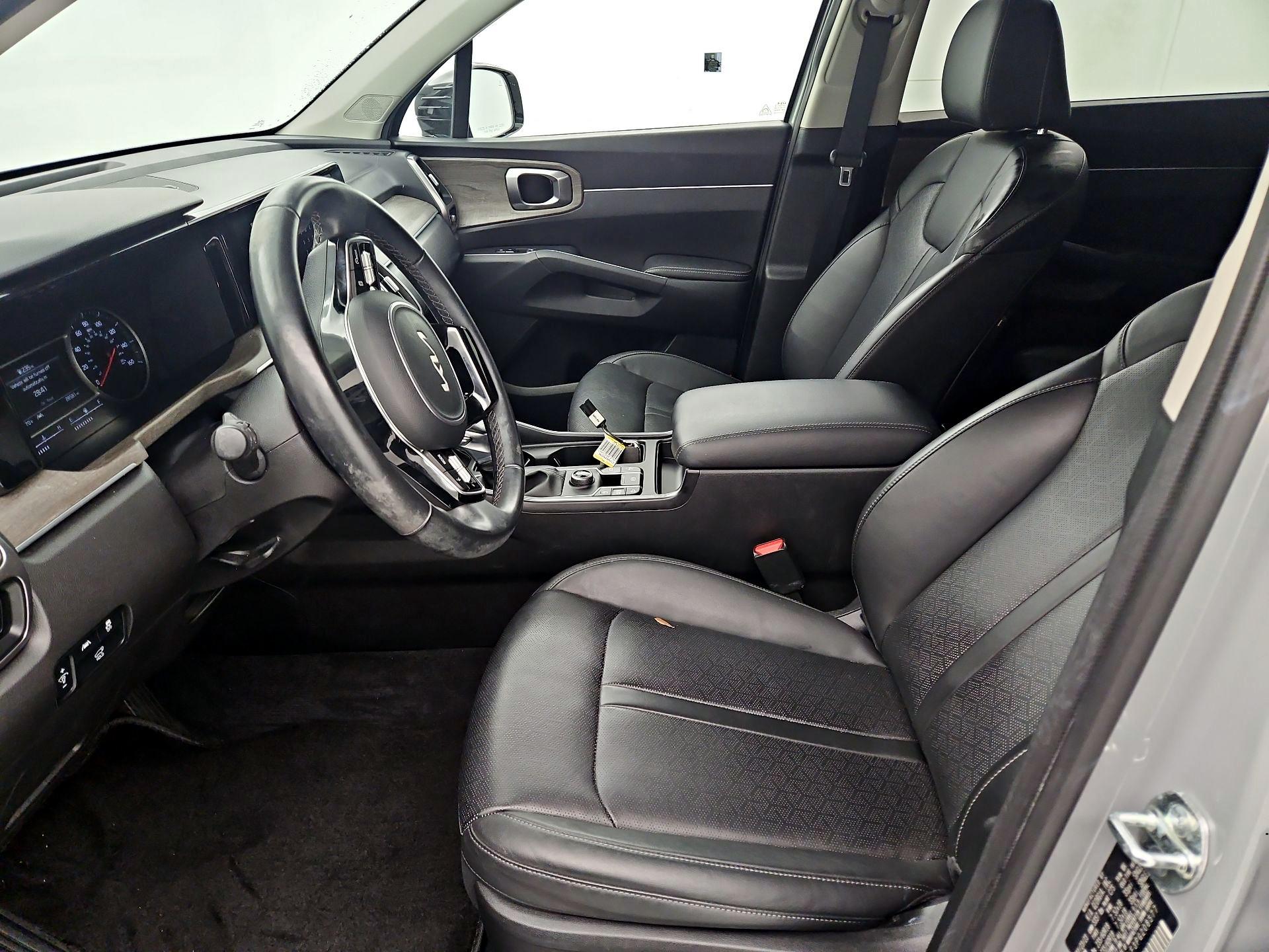 Thumbnail: 2023 Kia Sorento - 11