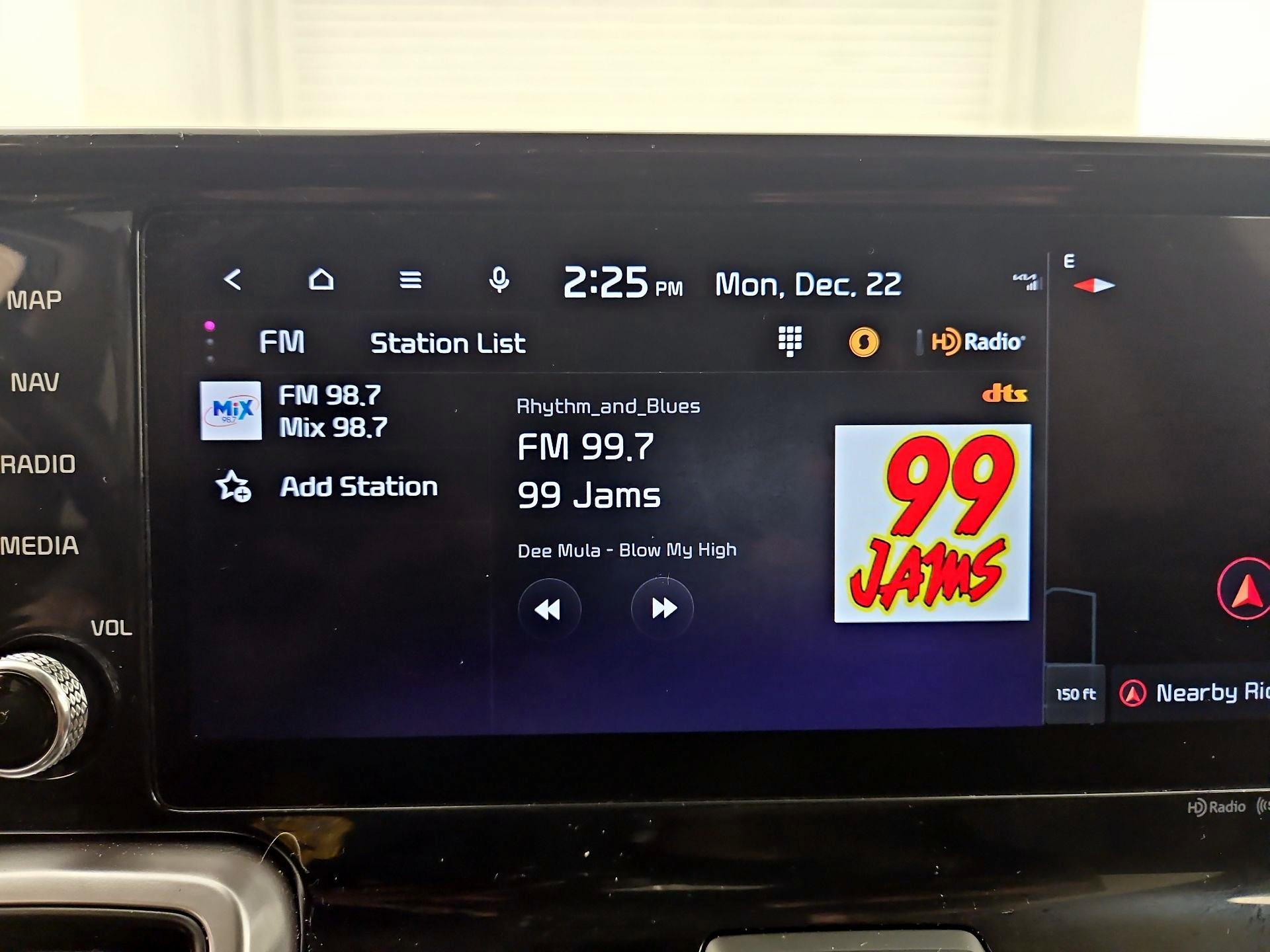 Thumbnail: 2023 Kia Sorento - 16