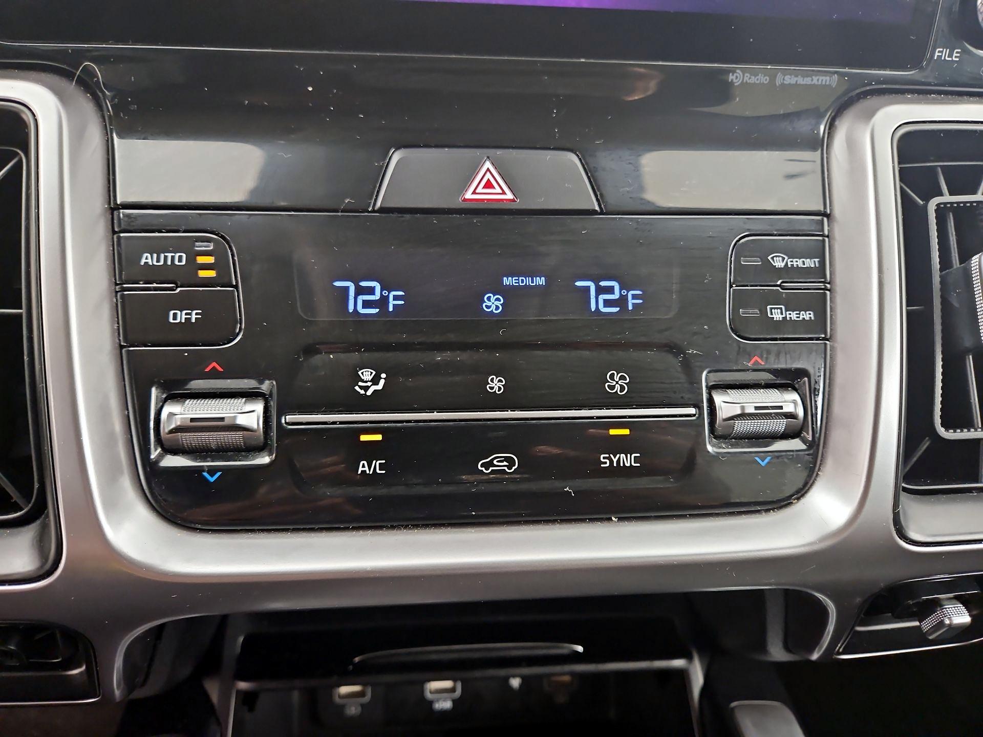 Thumbnail: 2023 Kia Sorento - 17