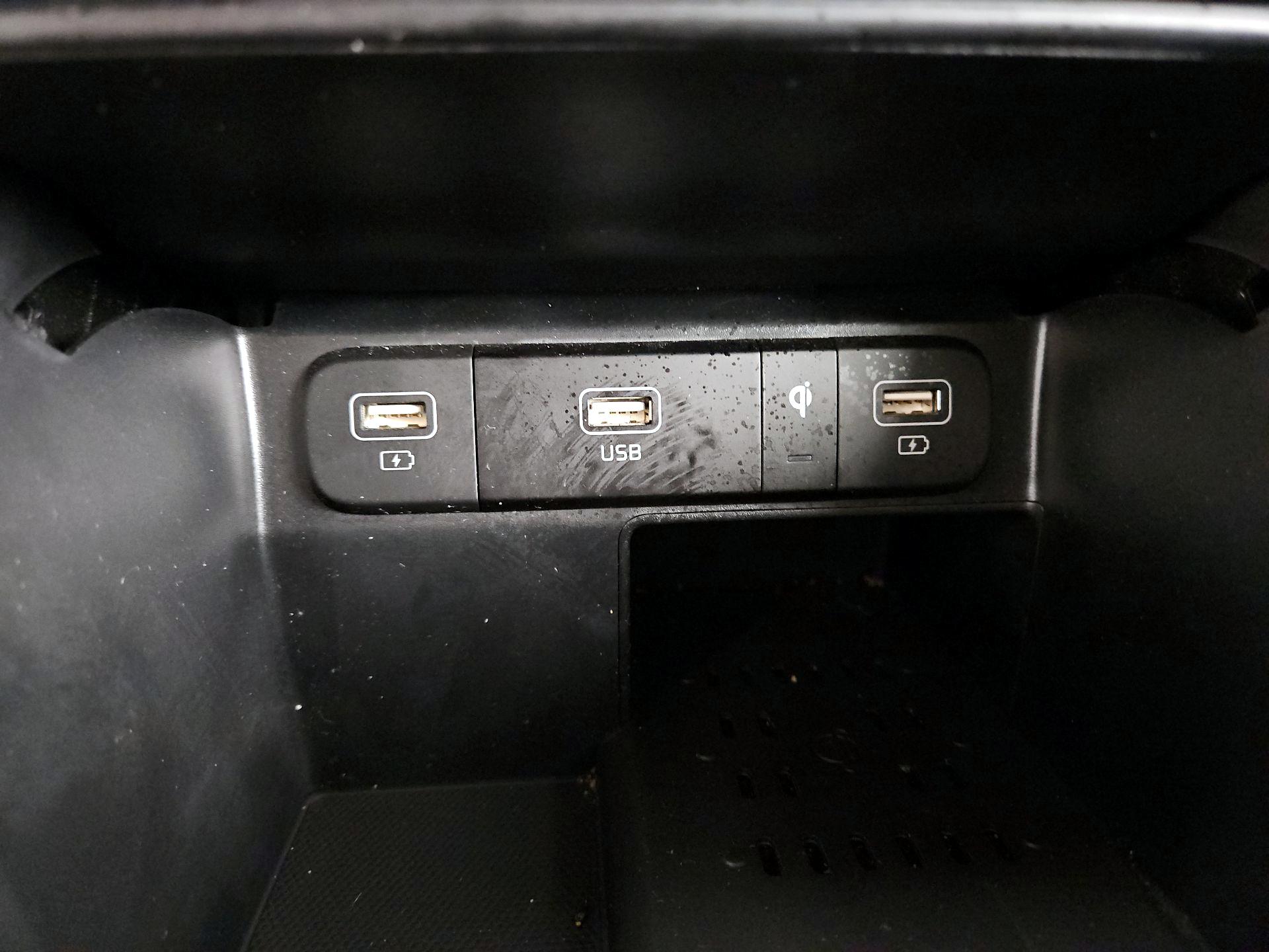 Thumbnail: 2023 Kia Sorento - 19