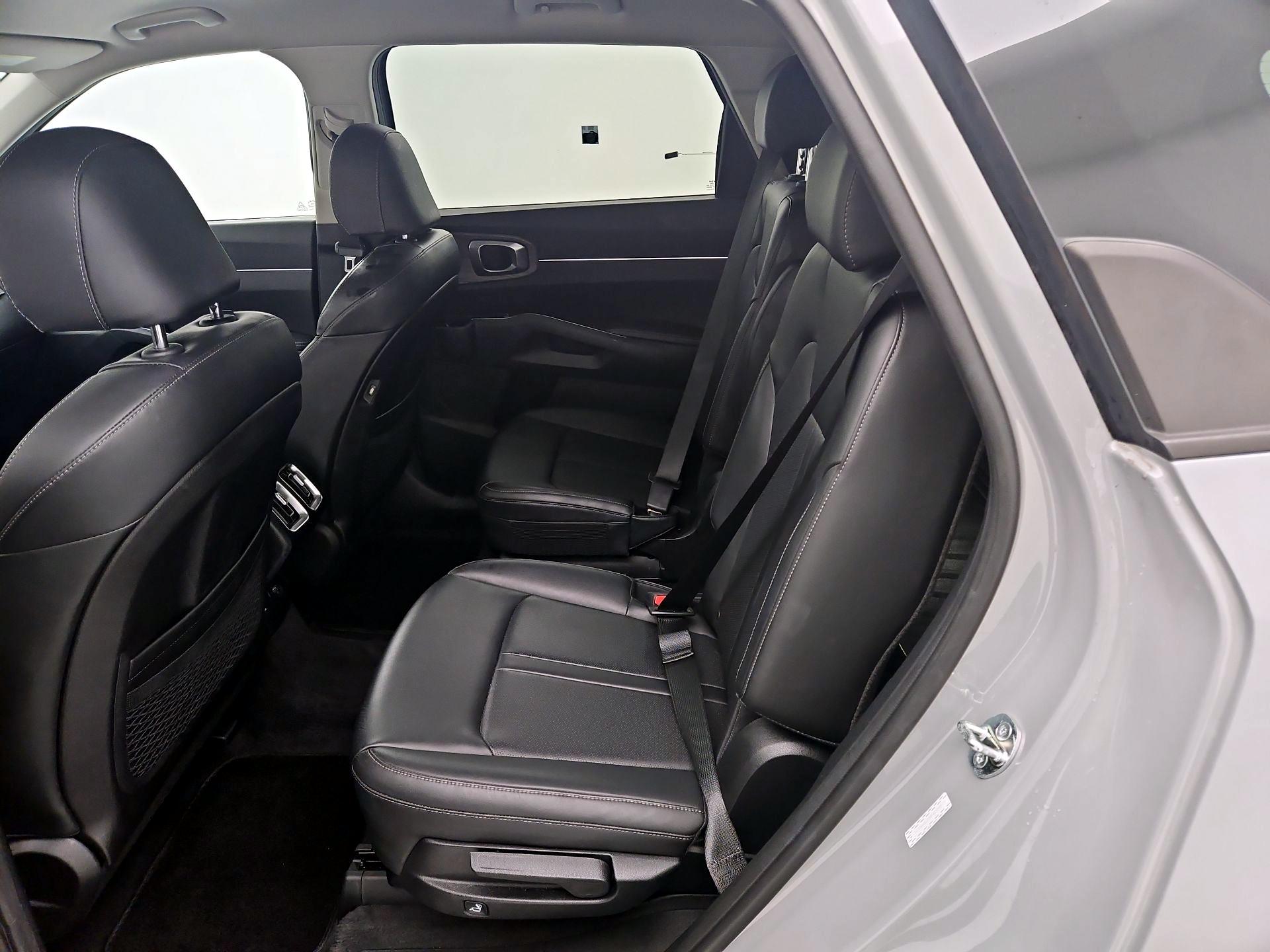 Thumbnail: 2023 Kia Sorento - 20