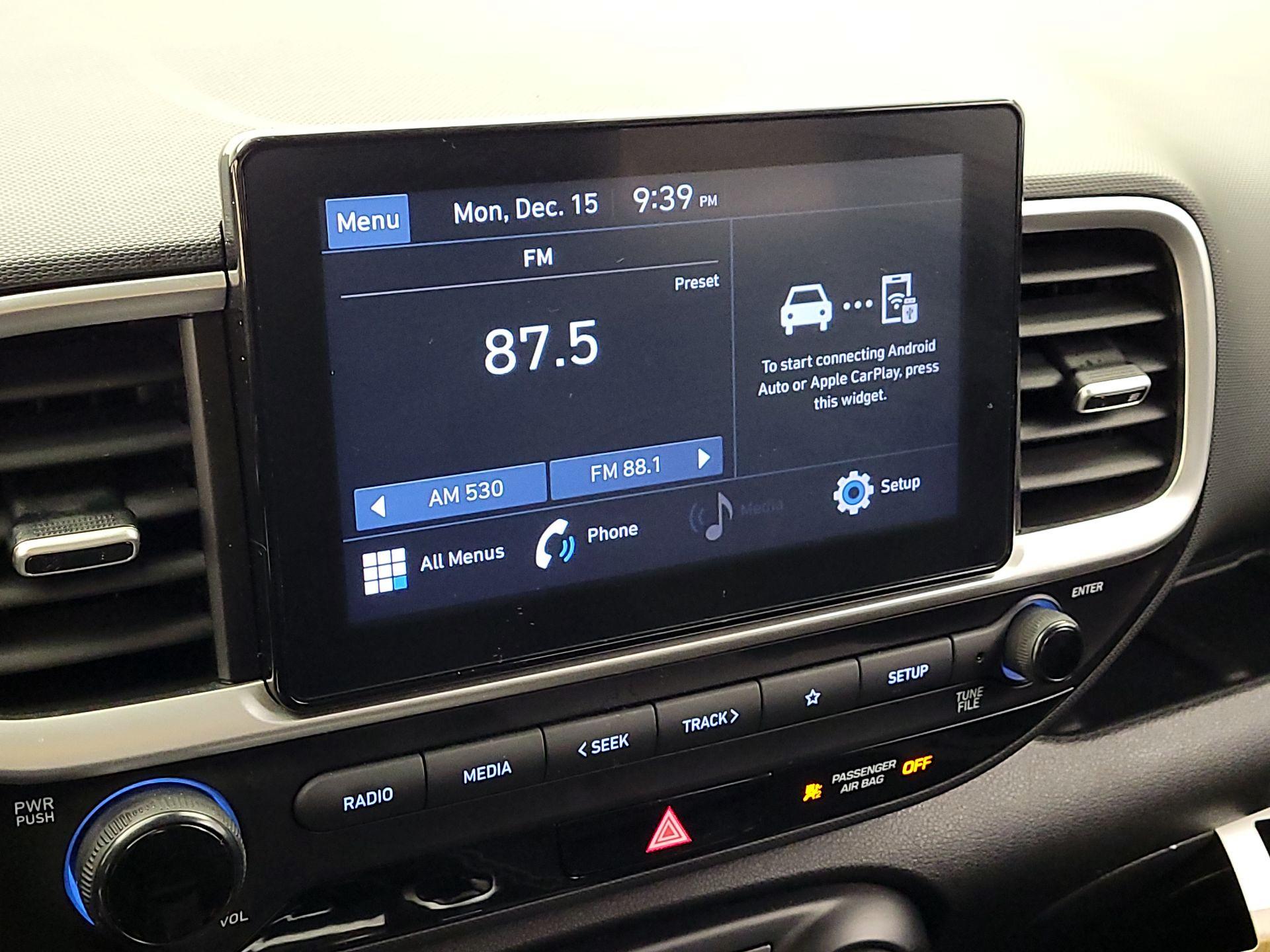 Thumbnail: 2022 Hyundai Venue - 15