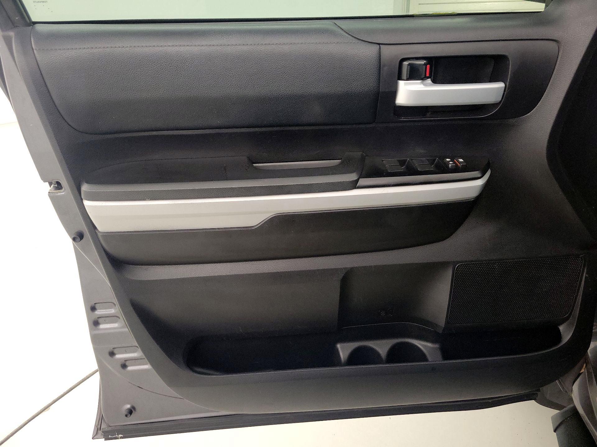 Thumbnail: 2021 Toyota Tundra - 12