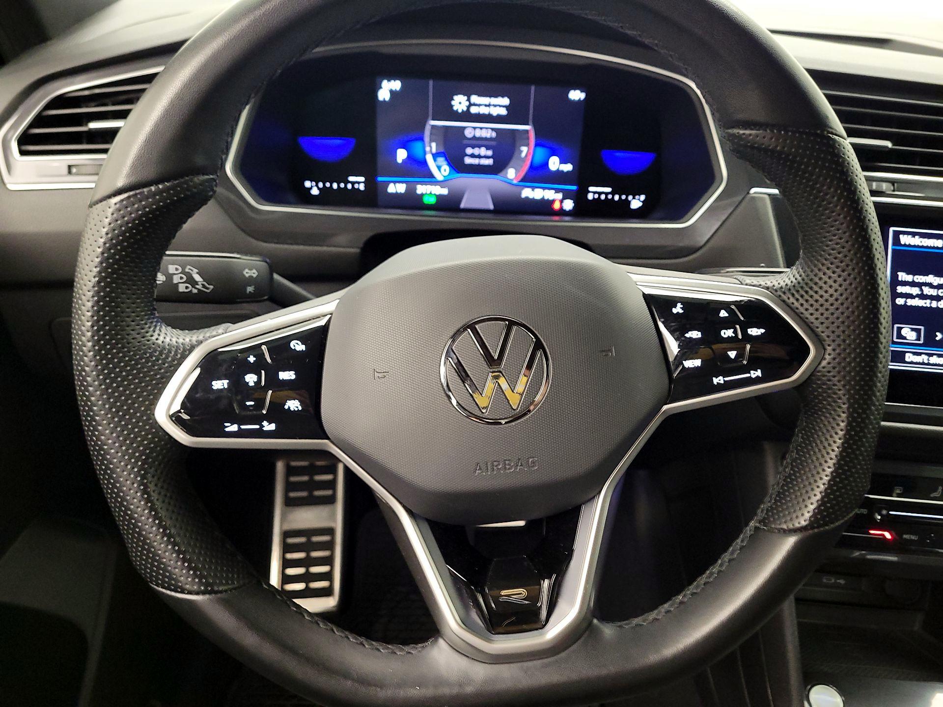 Thumbnail: 2022 Volkswagen Tiguan - 10