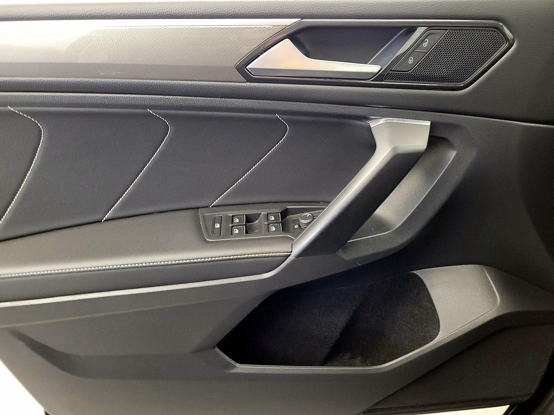 Thumbnail: 2022 Volkswagen Tiguan - 12