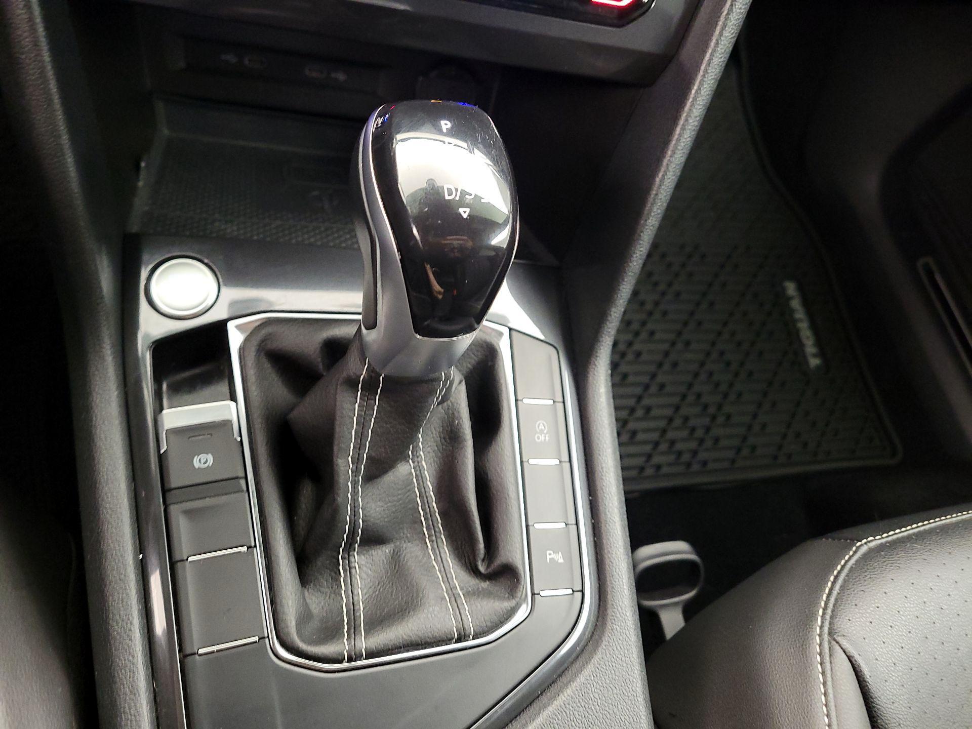 Thumbnail: 2022 Volkswagen Tiguan - 15