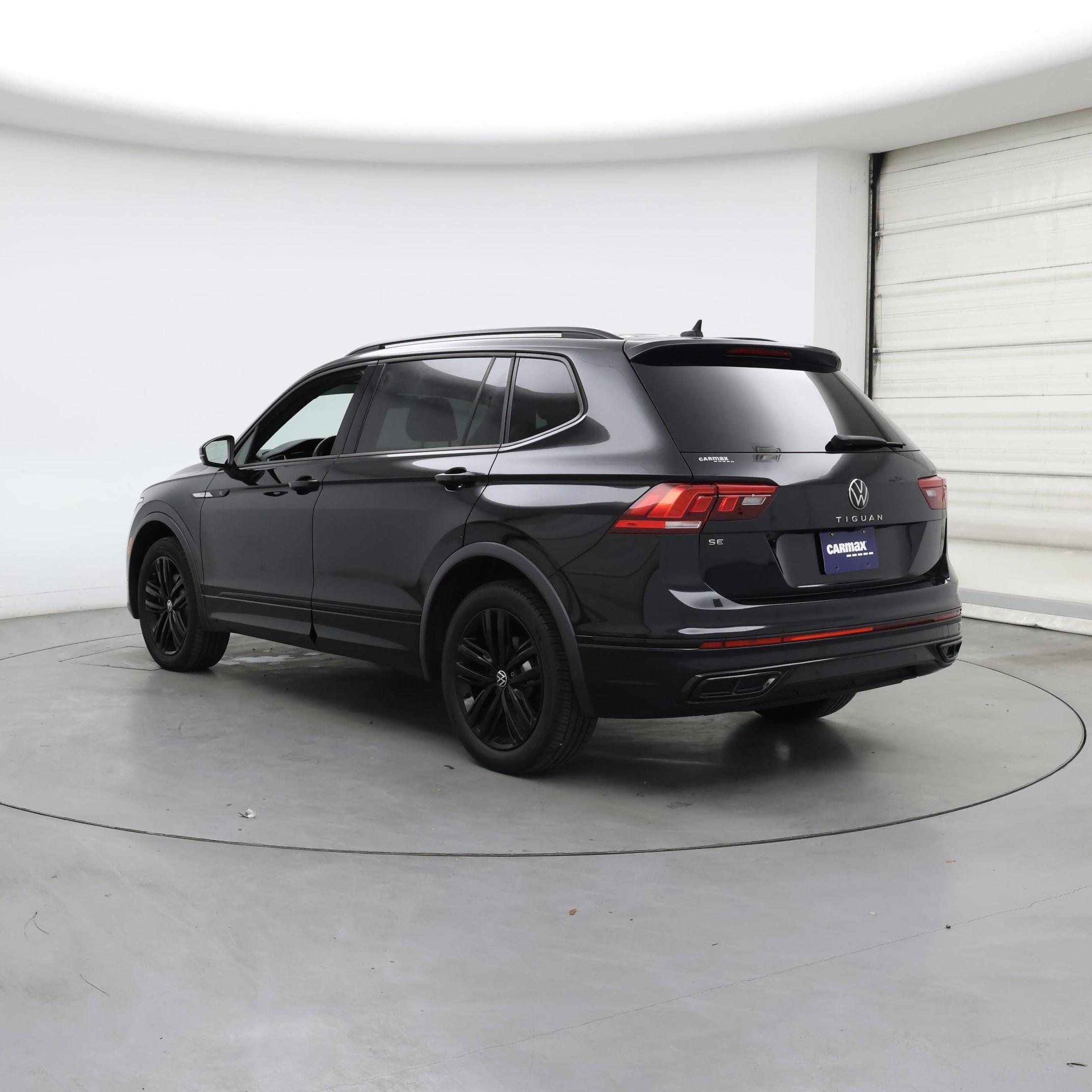 Thumbnail: 2022 Volkswagen Tiguan - 2