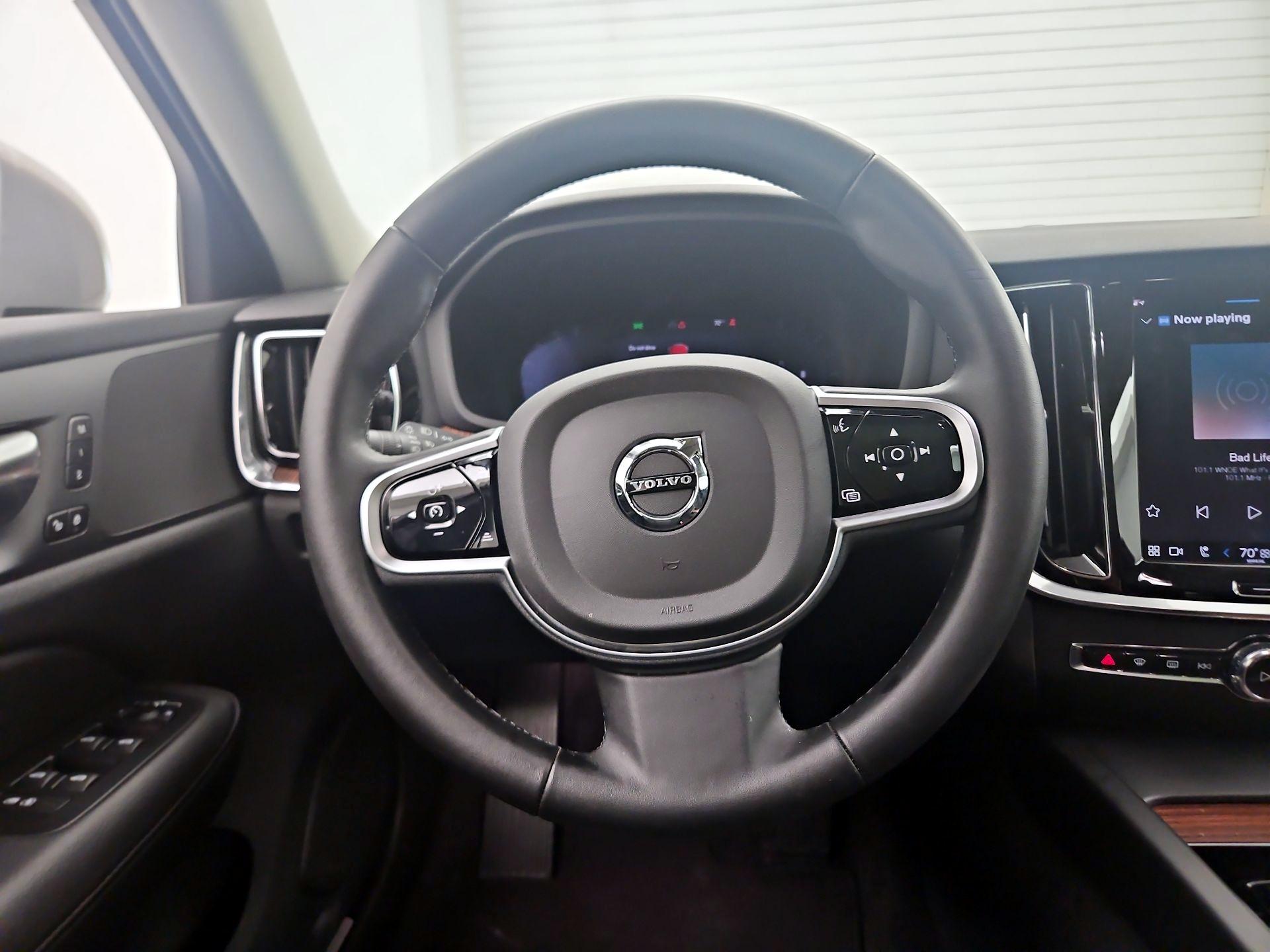 Thumbnail: 2025 Volvo S60 - 10