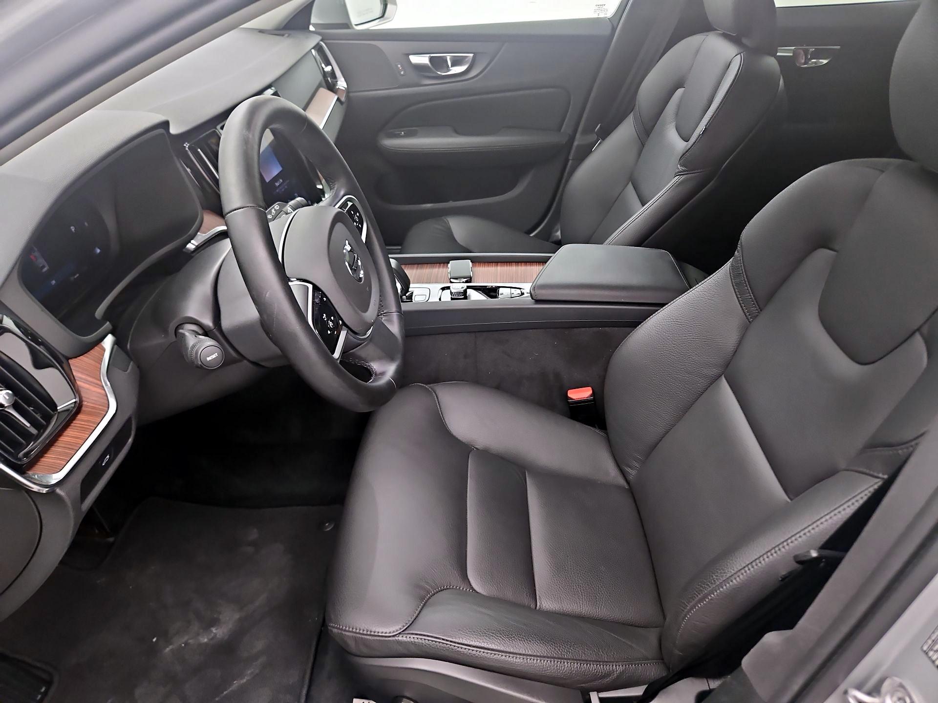 Thumbnail: 2025 Volvo S60 - 11