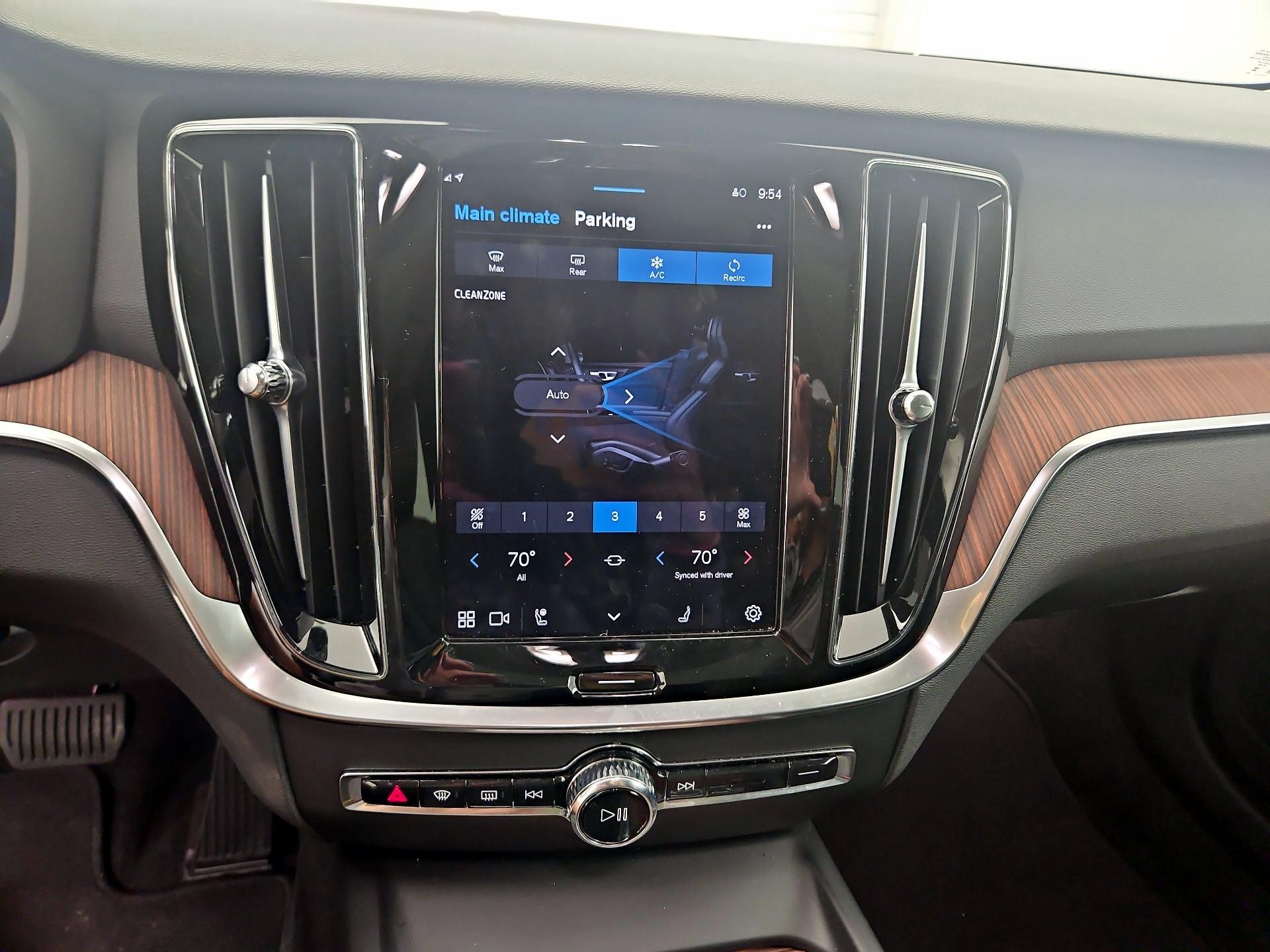 Thumbnail: 2025 Volvo S60 - 14