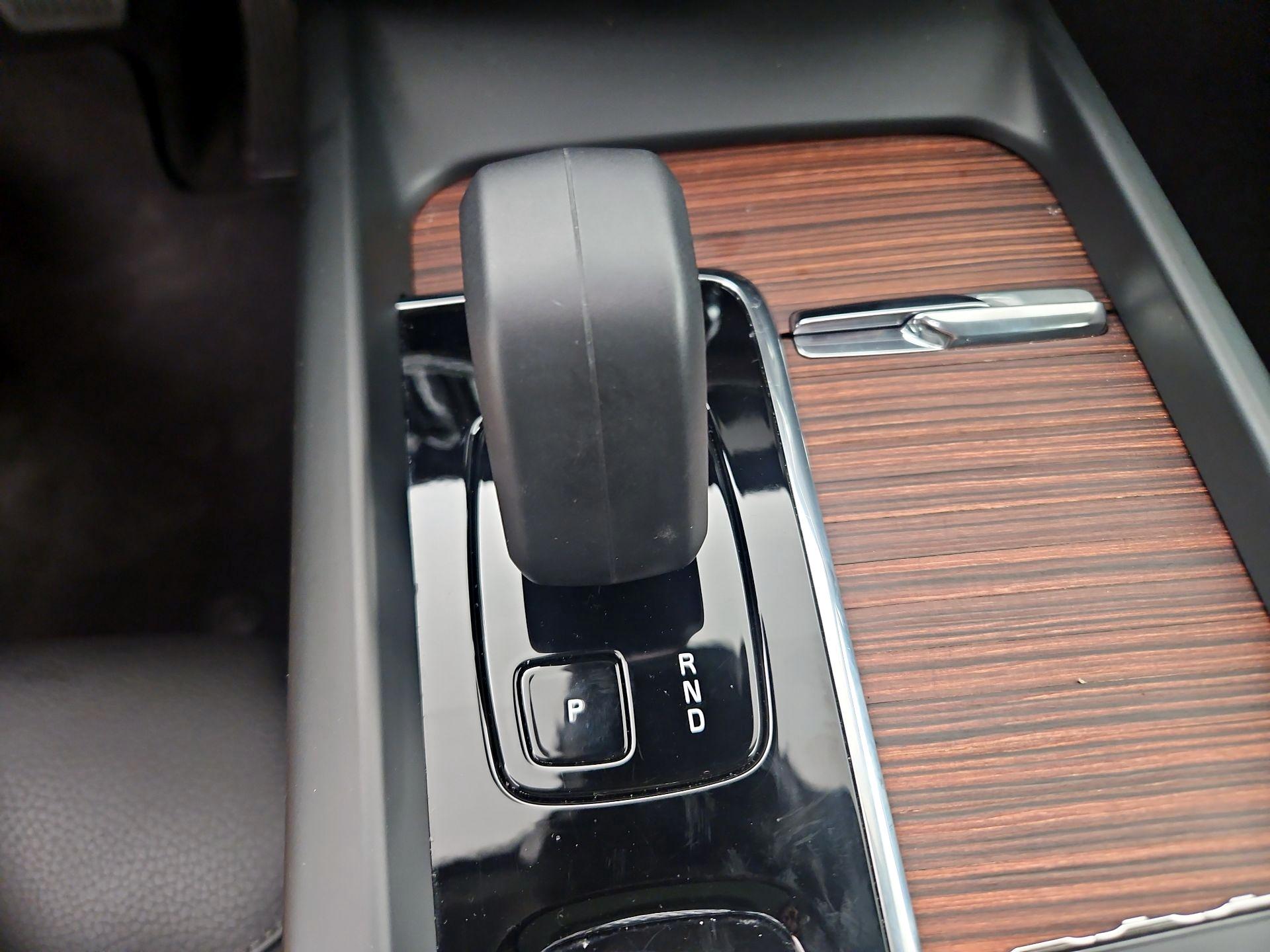 Thumbnail: 2025 Volvo S60 - 15